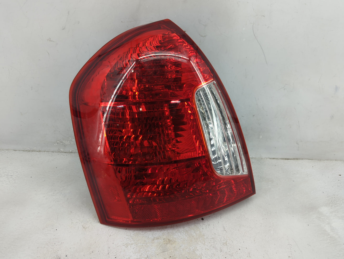 2006-2011 Hyundai Accent Tail Light Assembly Passenger Right OEM Fits Fits 2006 2007 2008 2009 2010 2011 OEM Used Auto Parts