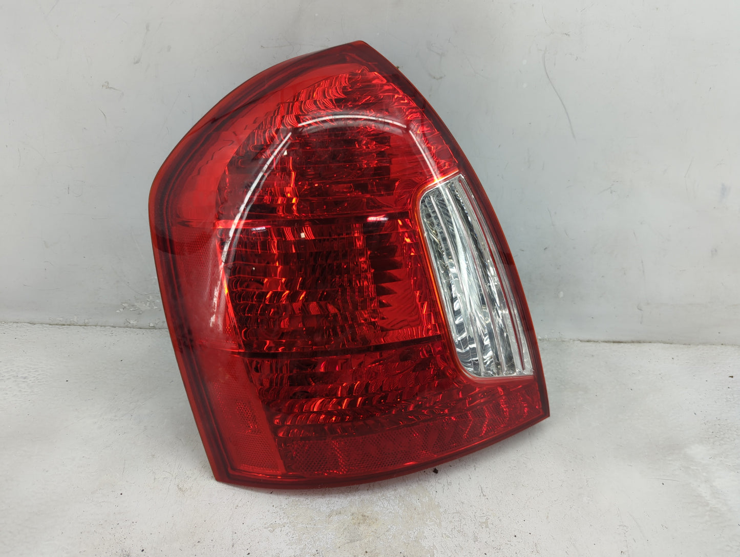 2006-2011 Hyundai Accent Tail Light Assembly Passenger Right OEM Fits Fits 2006 2007 2008 2009 2010 2011 OEM Used Auto Parts