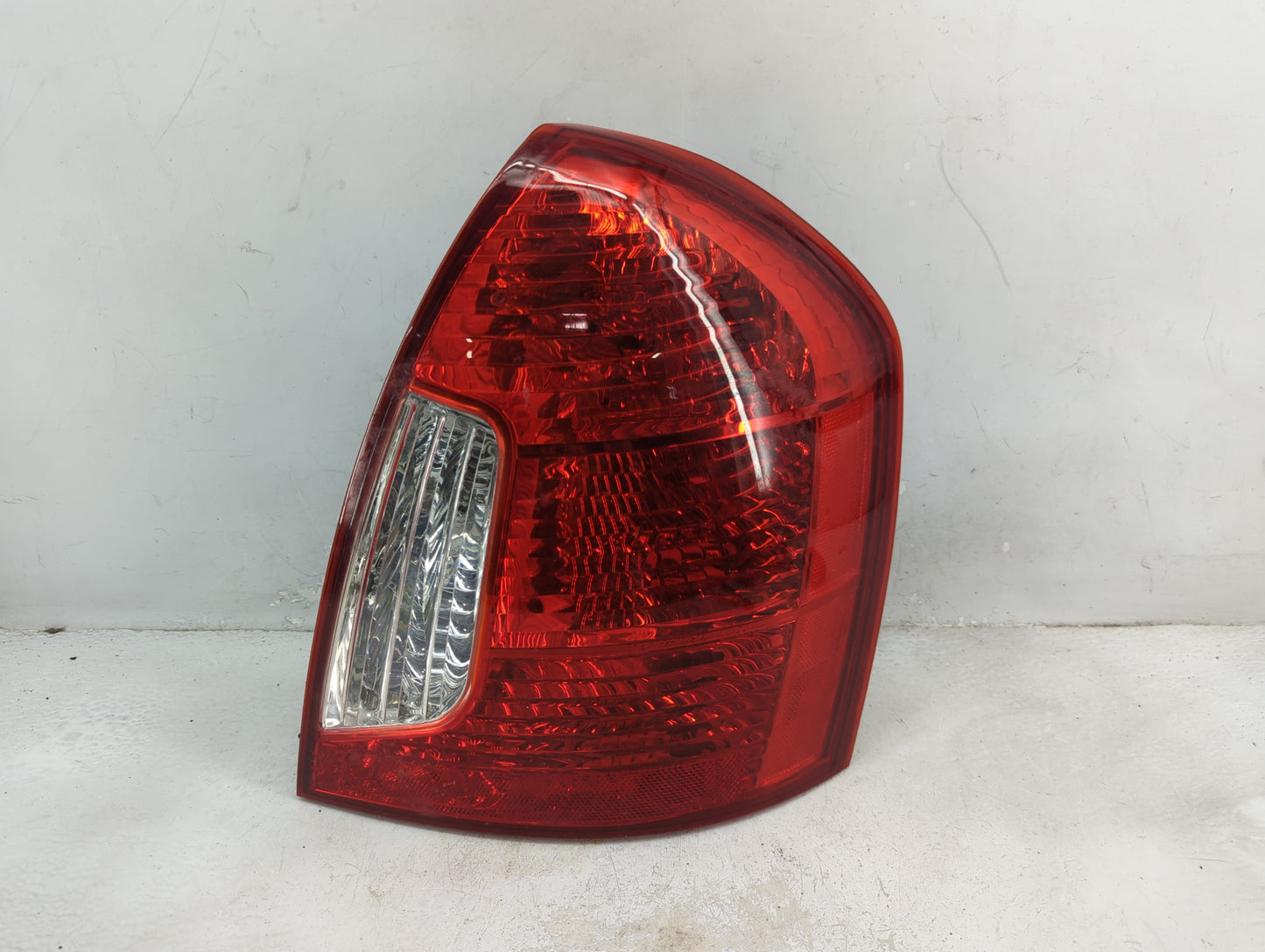 2006-2011 Hyundai Accent Tail Light Assembly Driver Left OEM P/N:92402-1E010 Fits Fits 2006 2007 2008 2009 2010 2011 OEM Use