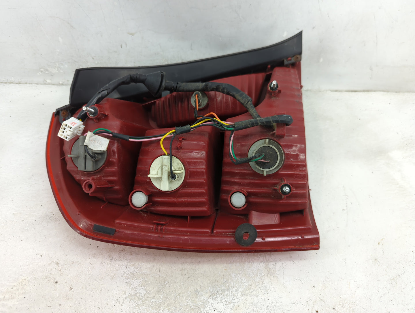 2006-2011 Hyundai Accent Tail Light Assembly Driver Left OEM P/N:92402-1E010 Fits Fits 2006 2007 2008 2009 2010 2011 OEM Use