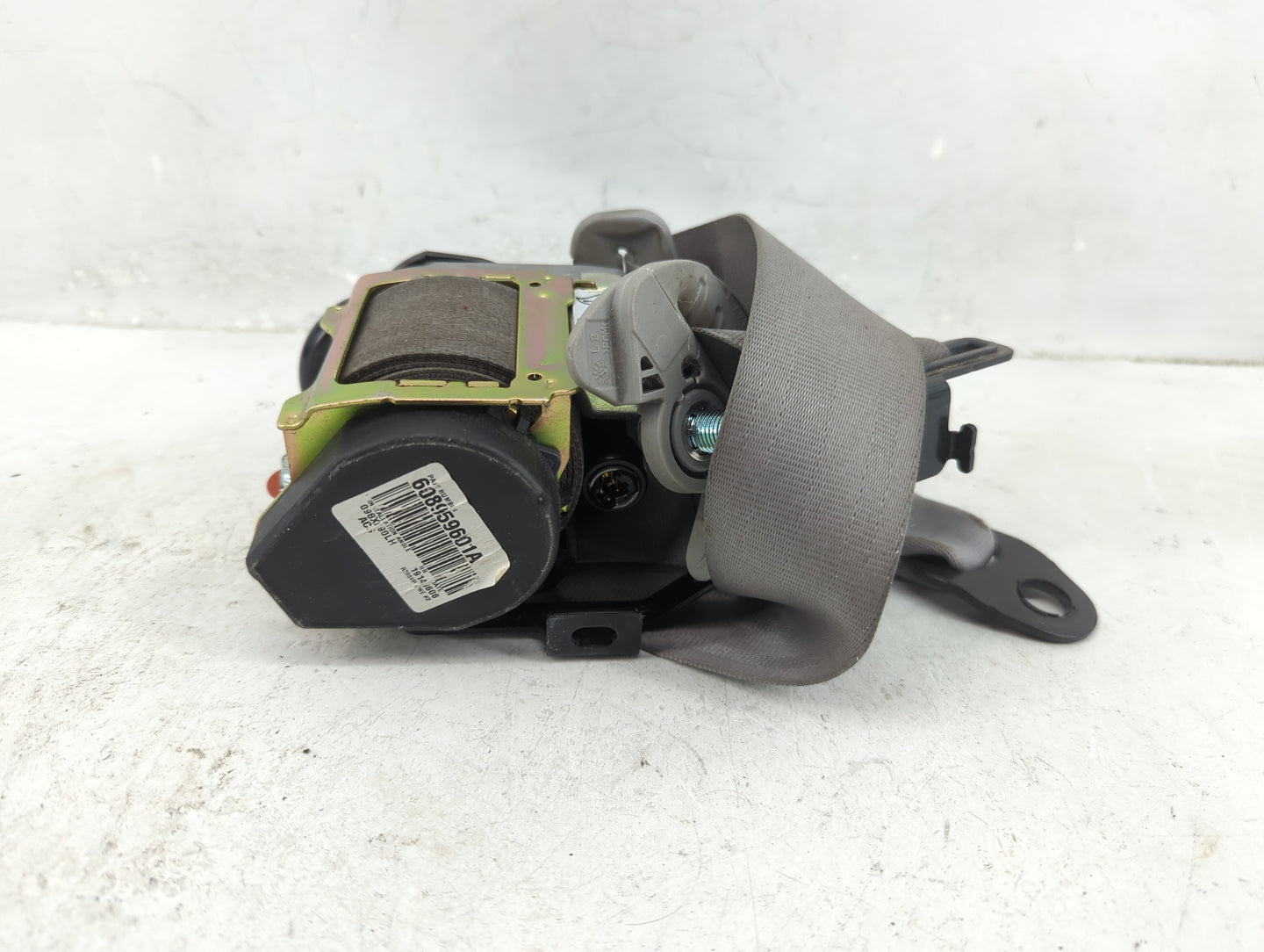 2006-2008 Hyundai Accent Driver Front Seat Oem Grey - Oemusedautoparts1.com