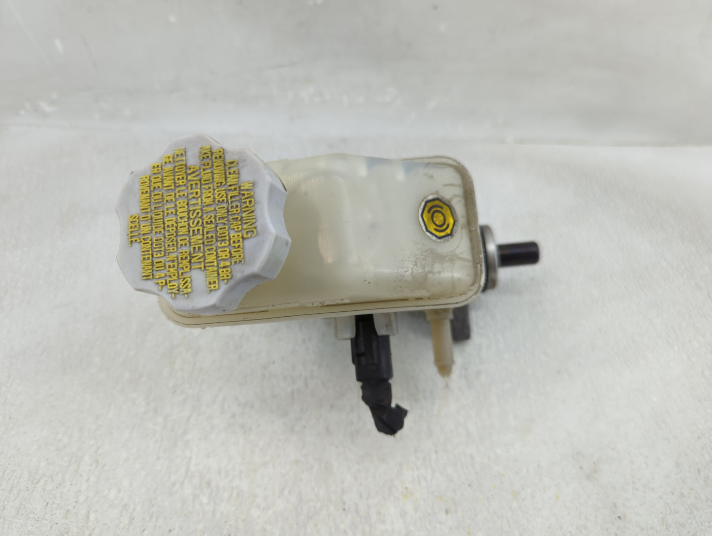 2006-2011 Hyundai Accent Brake Master Cylinder 1310372 - Oemusedautoparts1.com