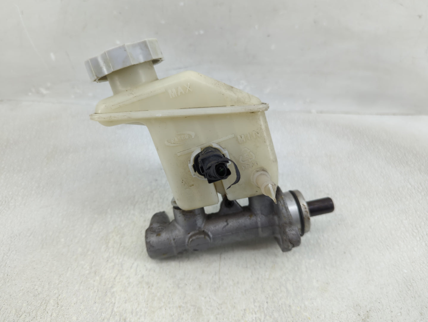 2006-2011 Hyundai Accent Brake Master Cylinder 1310372 - Oemusedautoparts1.com