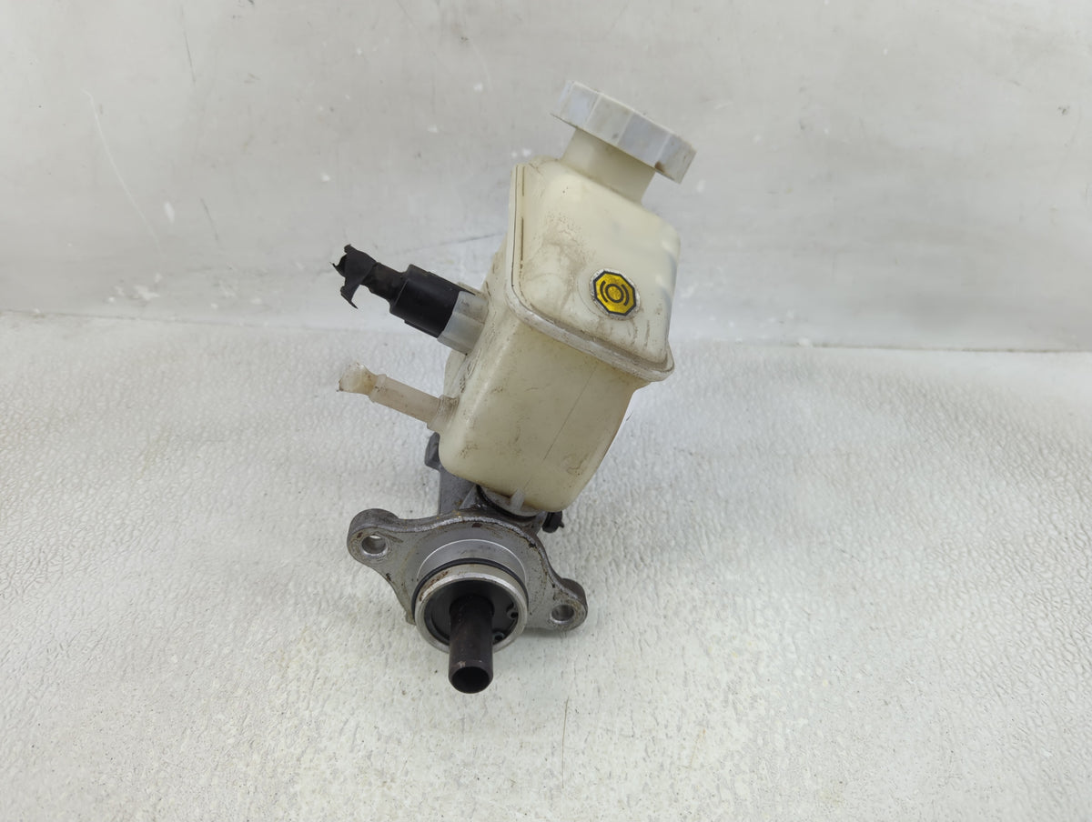 2006-2011 Hyundai Accent Brake Master Cylinder 1310372 - Oemusedautoparts1.com