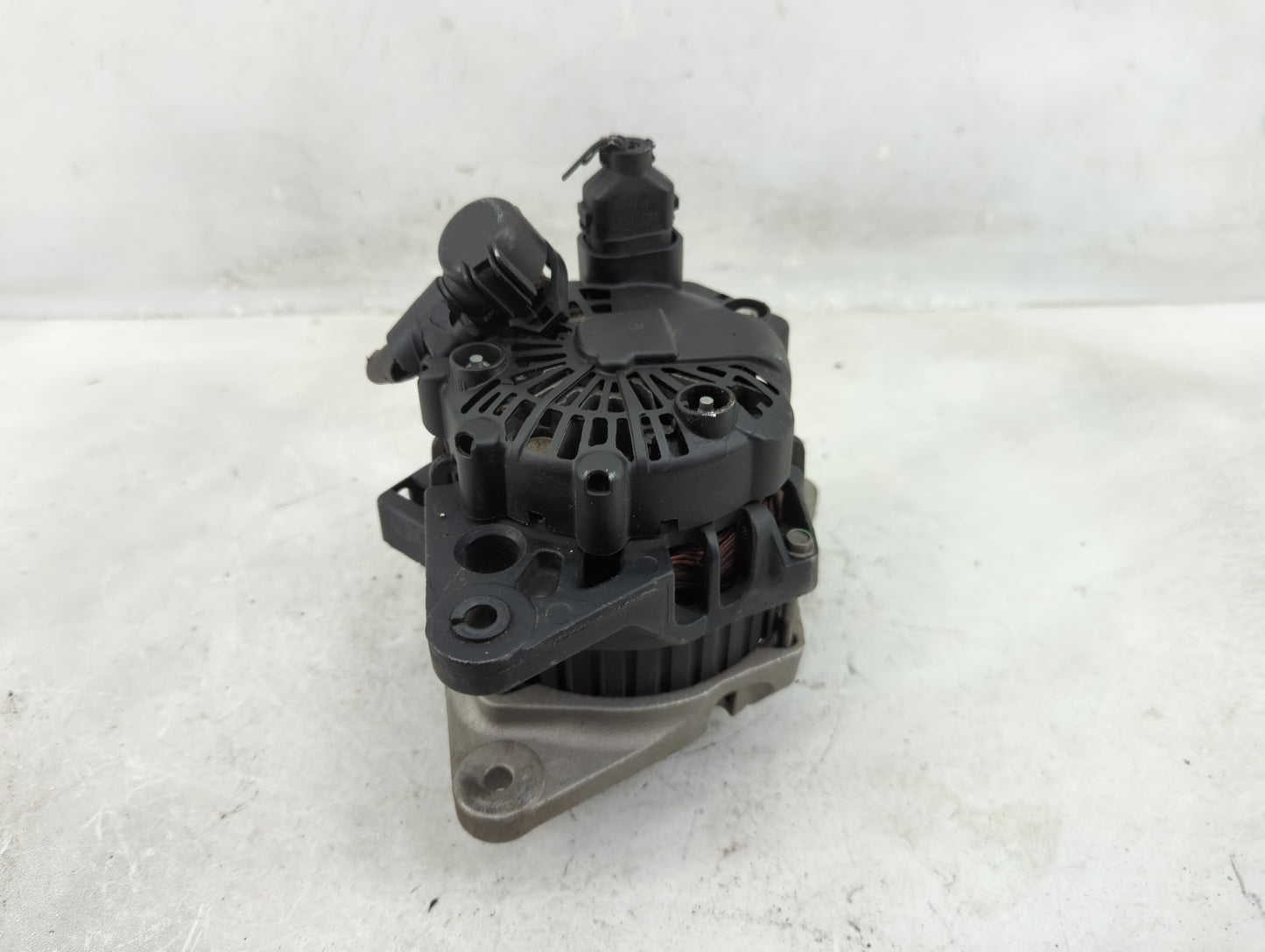 2003-2009 Hyundai Accent Alternator Replacement Generator Charging Assembly Engine OEM Fits OEM Used Auto Parts - Oemusedaut