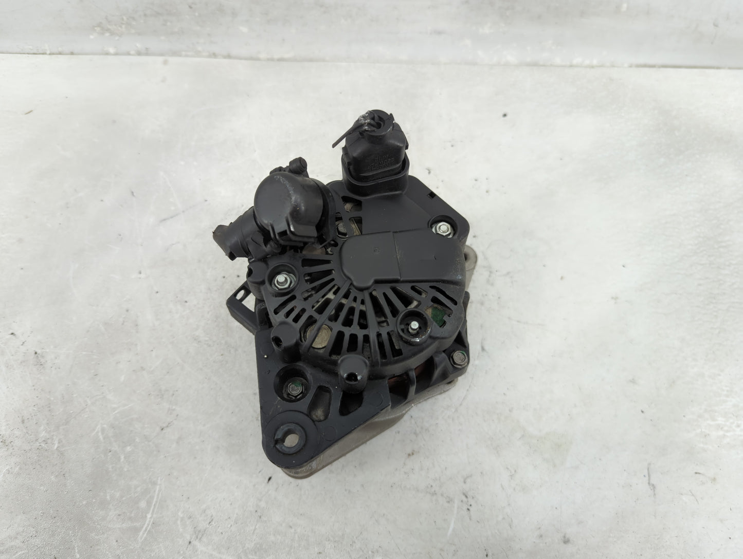 2003-2009 Hyundai Accent Alternator Replacement Generator Charging Assembly Engine OEM Fits OEM Used Auto Parts - Oemusedaut