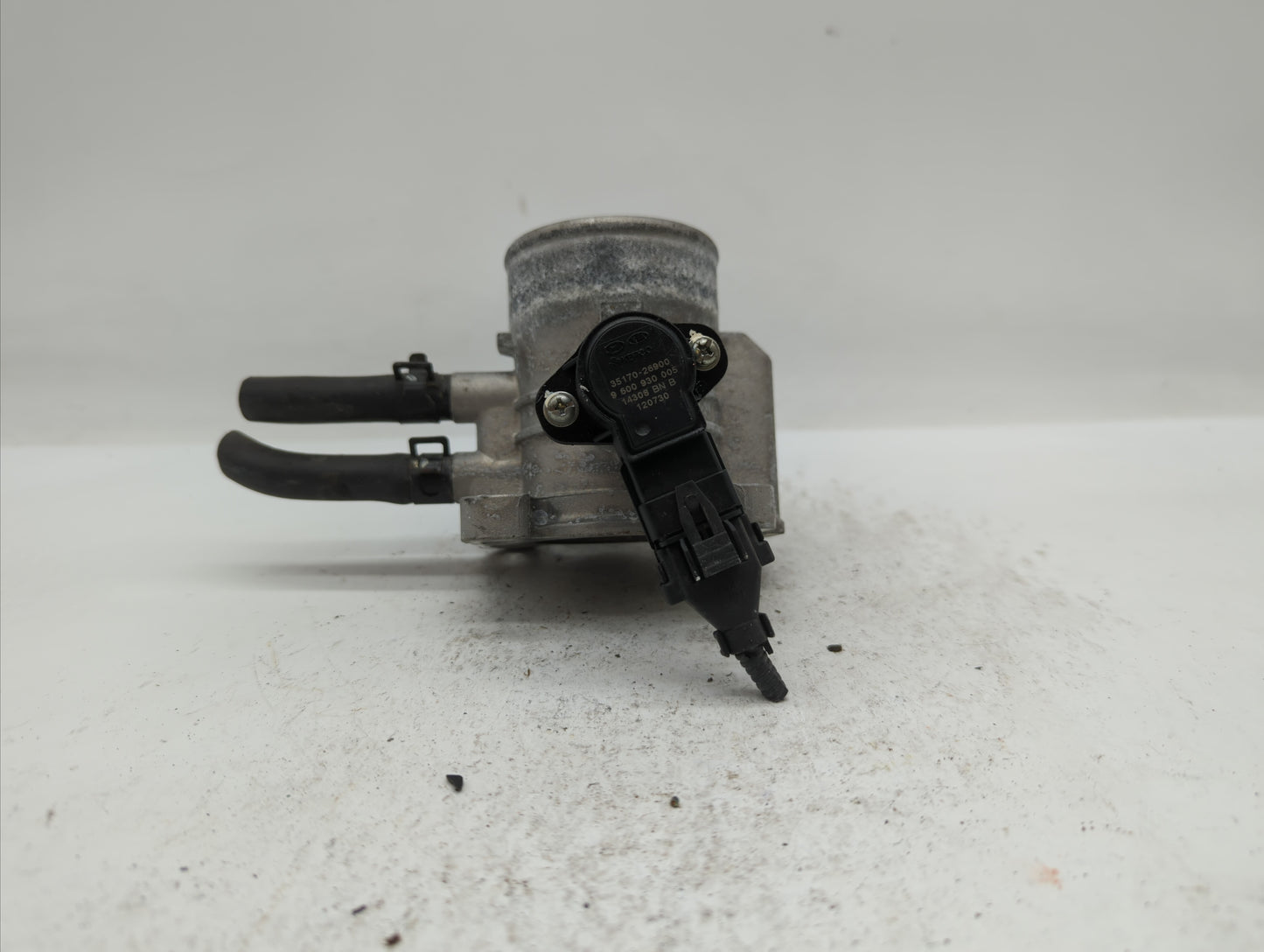 2006-2011 Hyundai Accent Throttle Body P/N:35170-26900 35100-26860 Fits Fits 2006 2007 2008 2009 2010 2011 OEM Used Auto Par