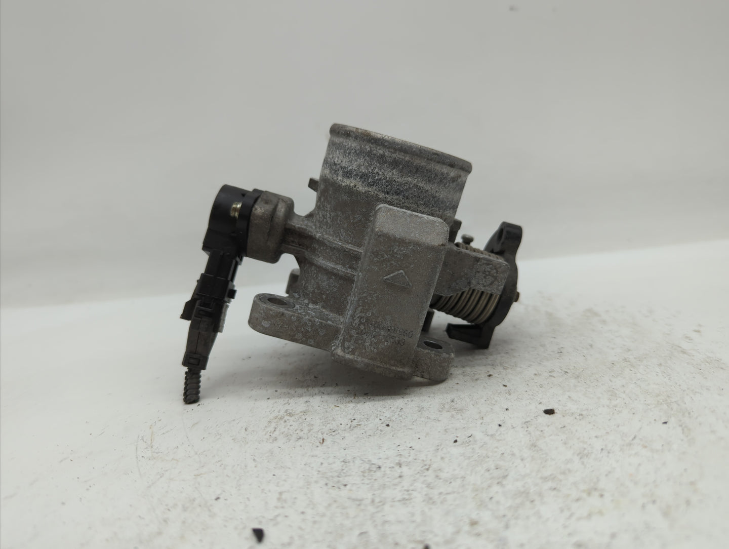2006-2011 Hyundai Accent Throttle Body P/N:35170-26900 35100-26860 Fits Fits 2006 2007 2008 2009 2010 2011 OEM Used Auto Par