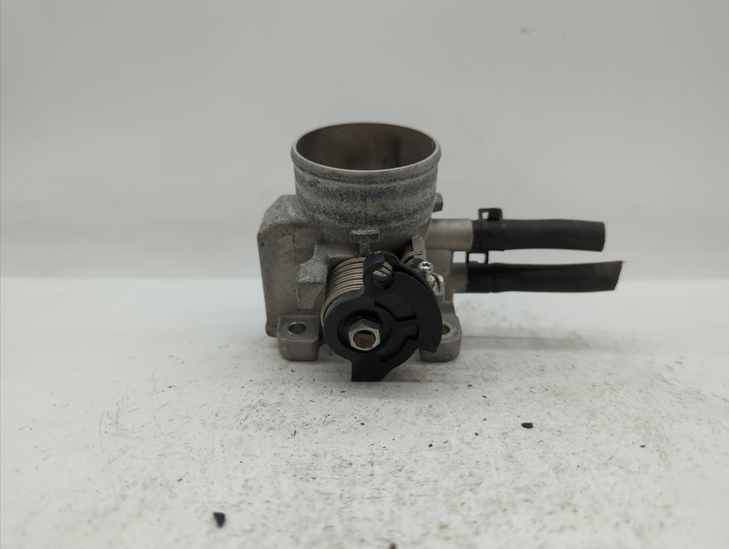 2006-2011 Hyundai Accent Throttle Body P/N:35170-26900 35100-26860 Fits Fits 2006 2007 2008 2009 2010 2011 OEM Used Auto Par