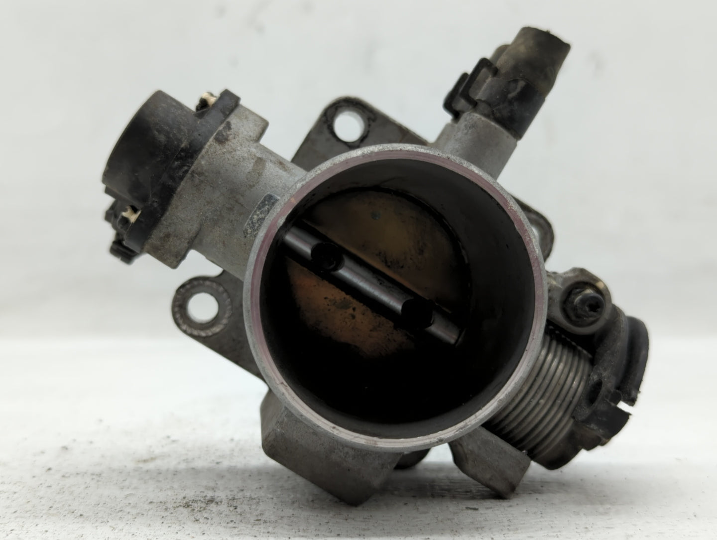 2006-2011 Hyundai Accent Throttle Body P/N:35100-26860 35170-26900 Fits Fits 2006 2007 2008 2009 2010 2011 OEM Used Auto Par