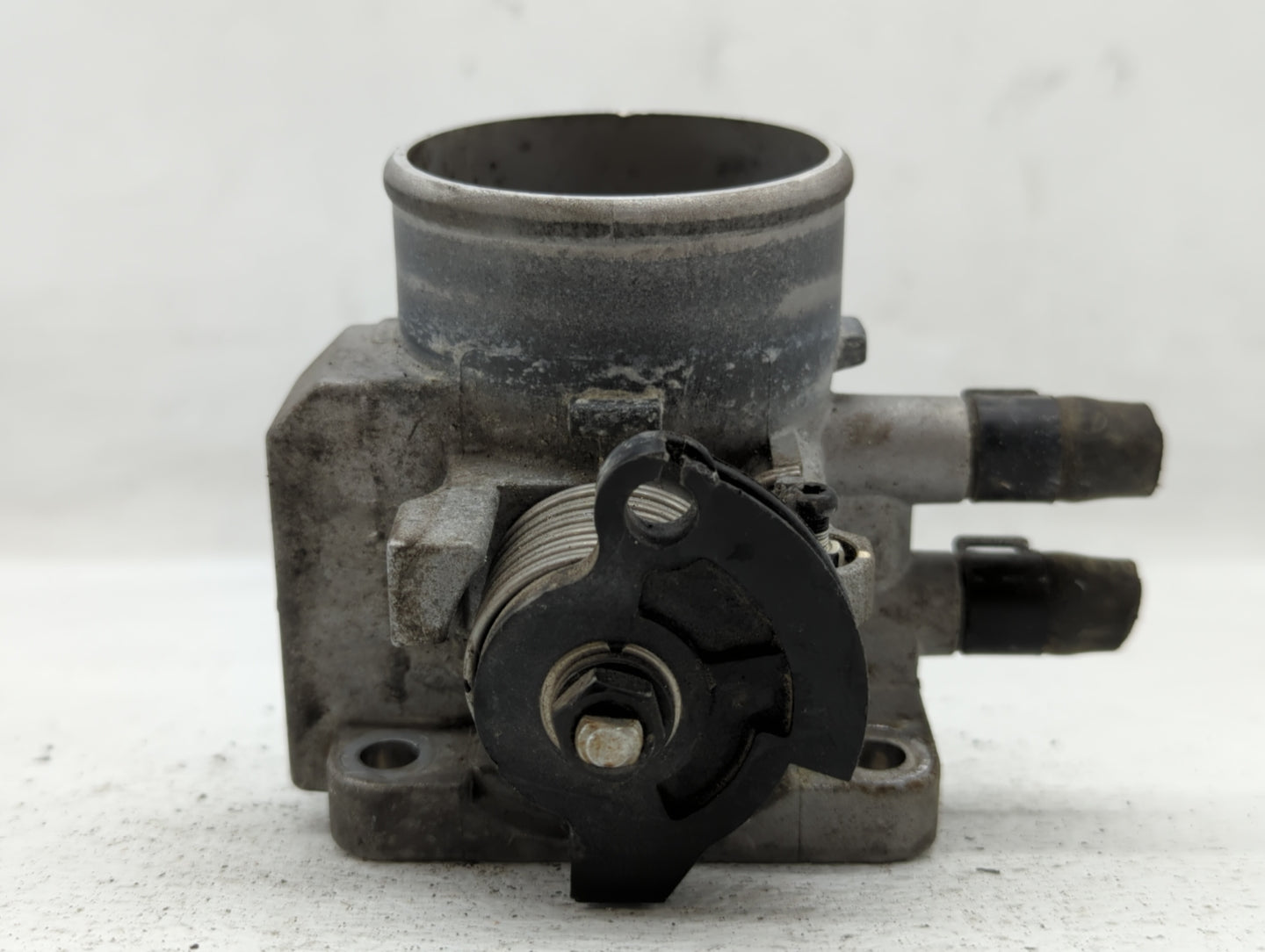 2006-2011 Hyundai Accent Throttle Body P/N:35100-26860 35170-26900 Fits Fits 2006 2007 2008 2009 2010 2011 OEM Used Auto Par