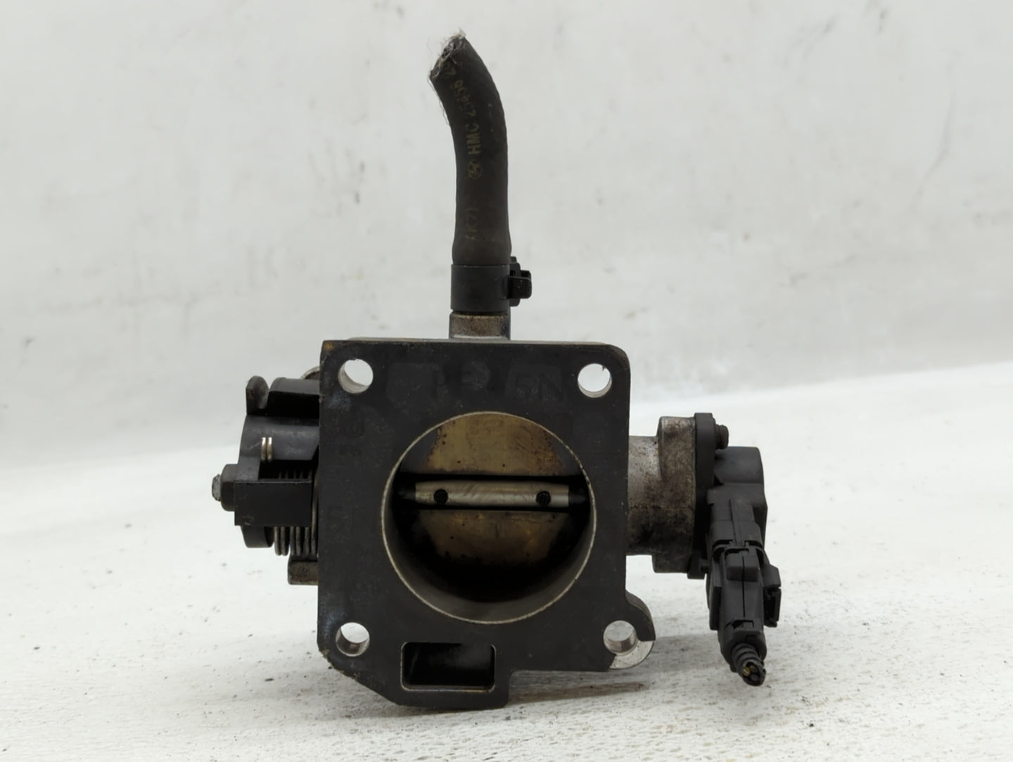 2006-2011 Hyundai Accent Throttle Body P/N:35170-26900 Fits Fits 2006 2007 2008 2009 2010 2011 OEM Used Auto Parts - Oemused