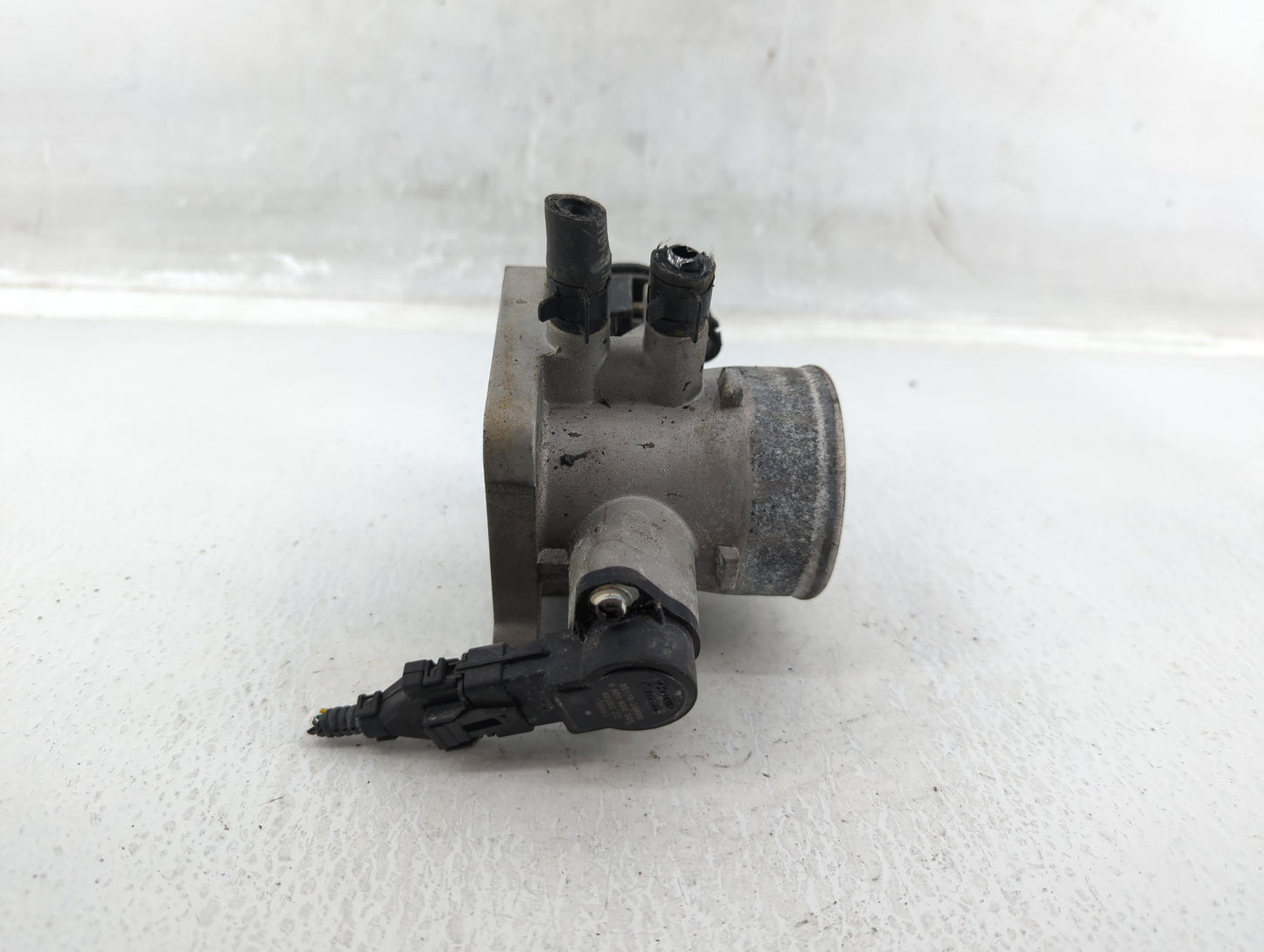 2006-2011 Hyundai Accent Throttle Body Fits Fits 2006 2007 2008 2009 2010 2011 OEM Used Auto Parts - Oemusedautoparts1.com