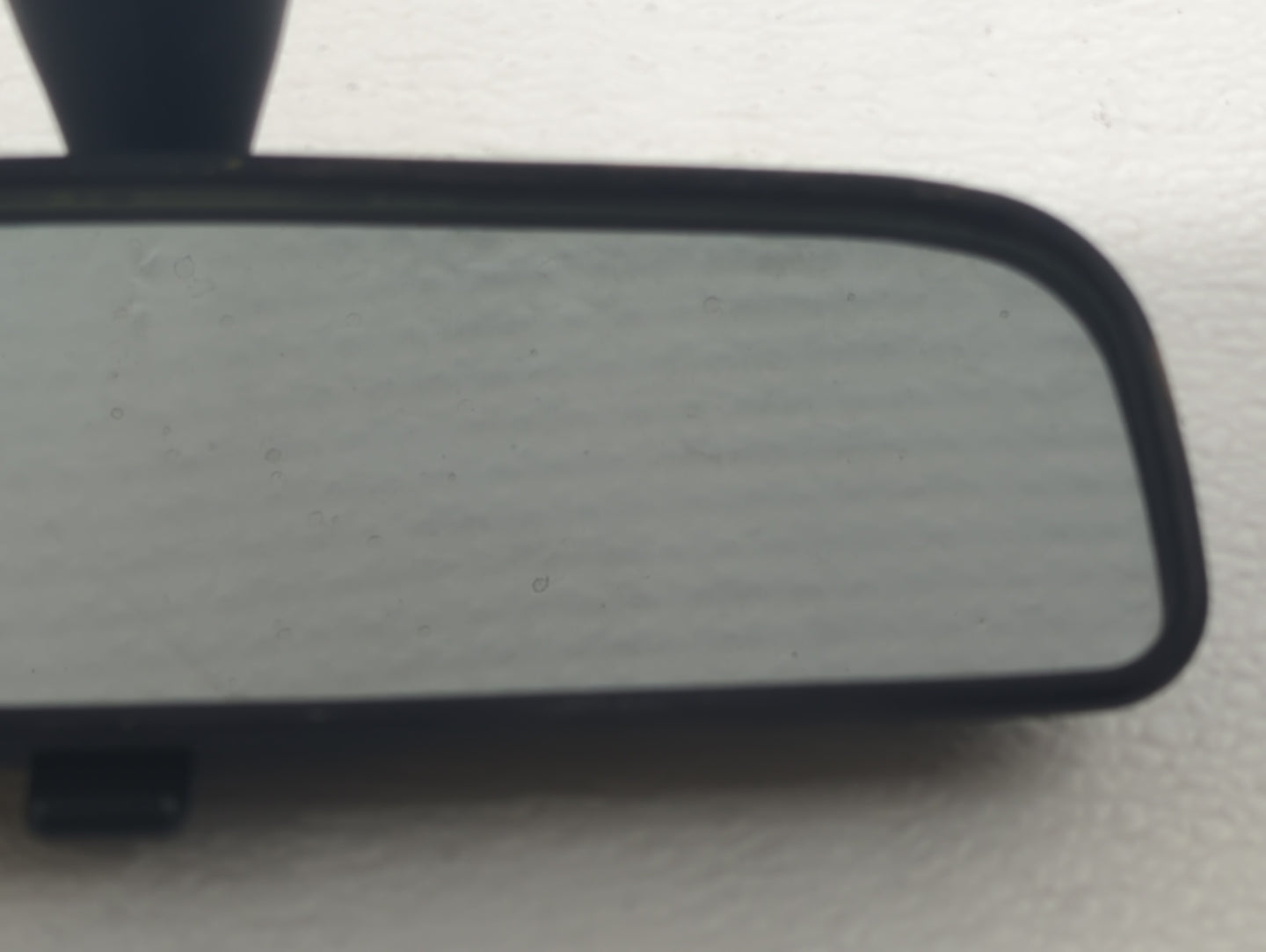 2005-2011 Hyundai Accent Interior Rear View Mirror Replacement OEM P/N:E11025400 Fits OEM Used Auto Parts - Oemusedautoparts