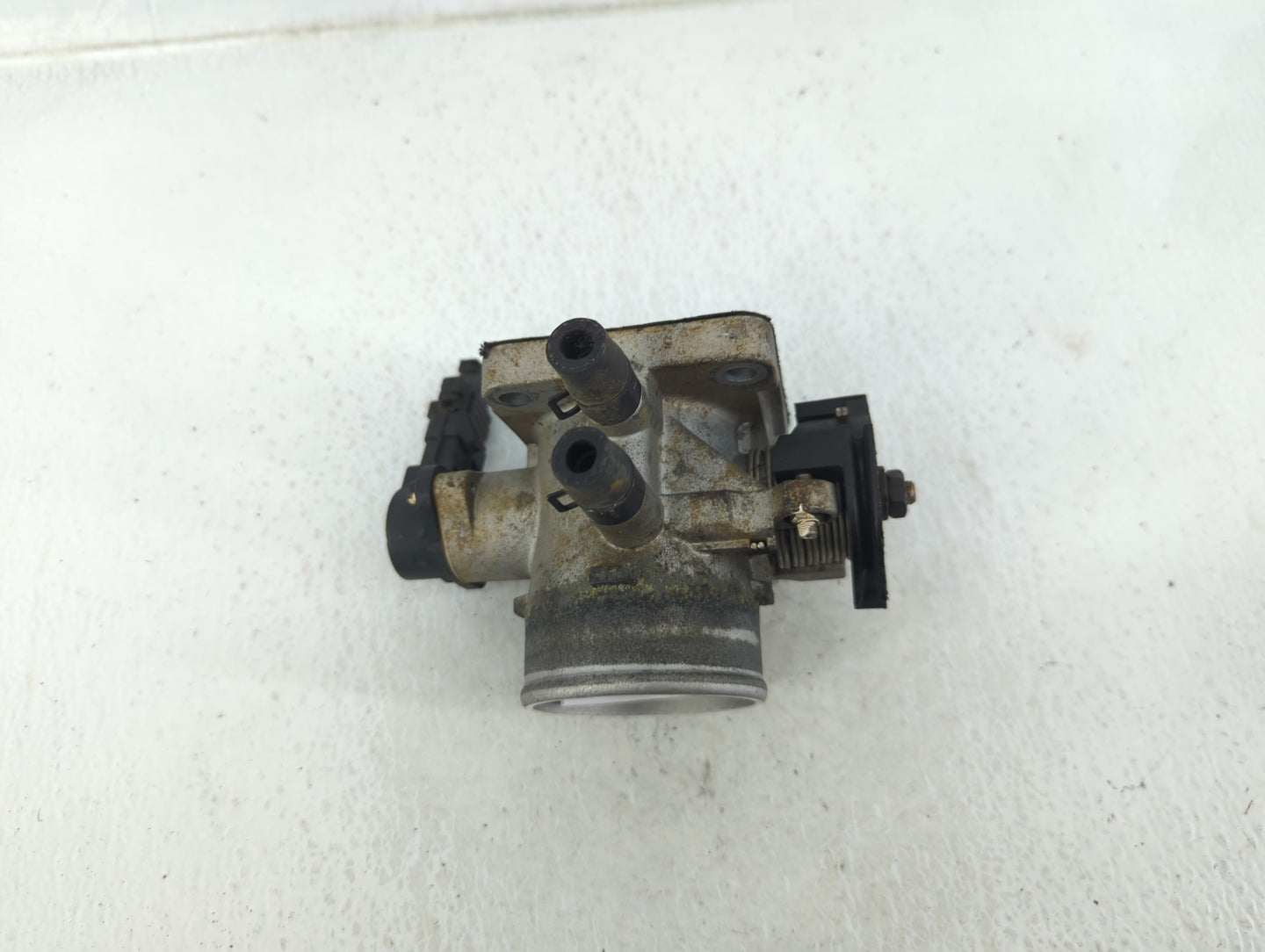 2006-2011 Hyundai Accent Throttle Body Fits Fits 2006 2007 2008 2009 2010 2011 OEM Used Auto Parts - Oemusedautoparts1.com