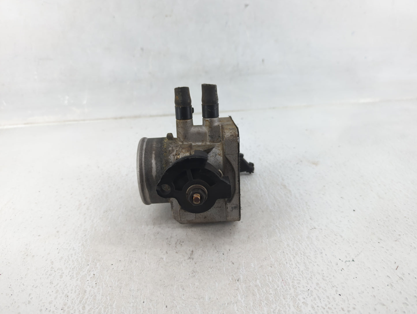 2006-2011 Hyundai Accent Throttle Body Fits Fits 2006 2007 2008 2009 2010 2011 OEM Used Auto Parts - Oemusedautoparts1.com