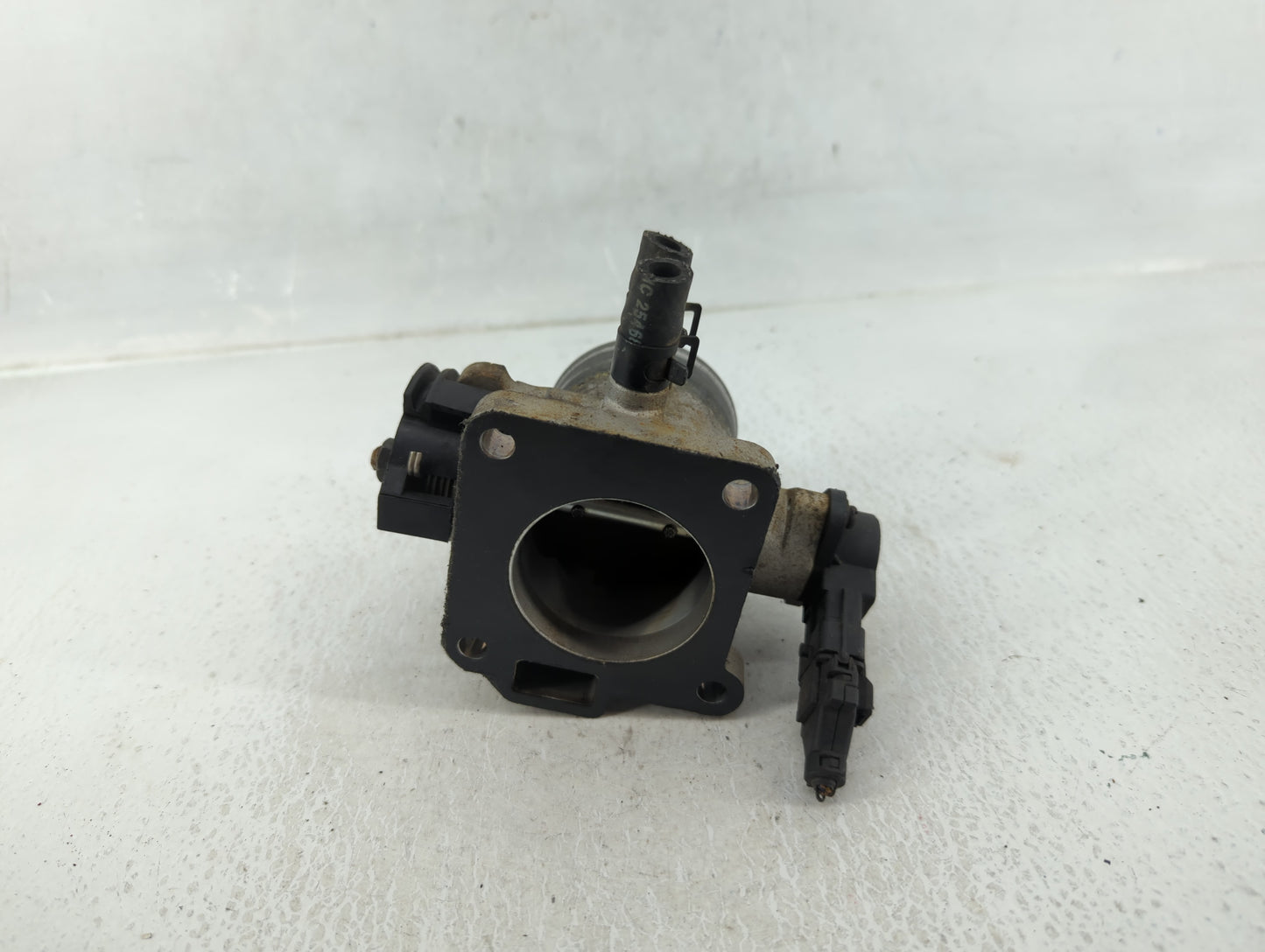 2006-2011 Hyundai Accent Throttle Body Fits Fits 2006 2007 2008 2009 2010 2011 OEM Used Auto Parts - Oemusedautoparts1.com