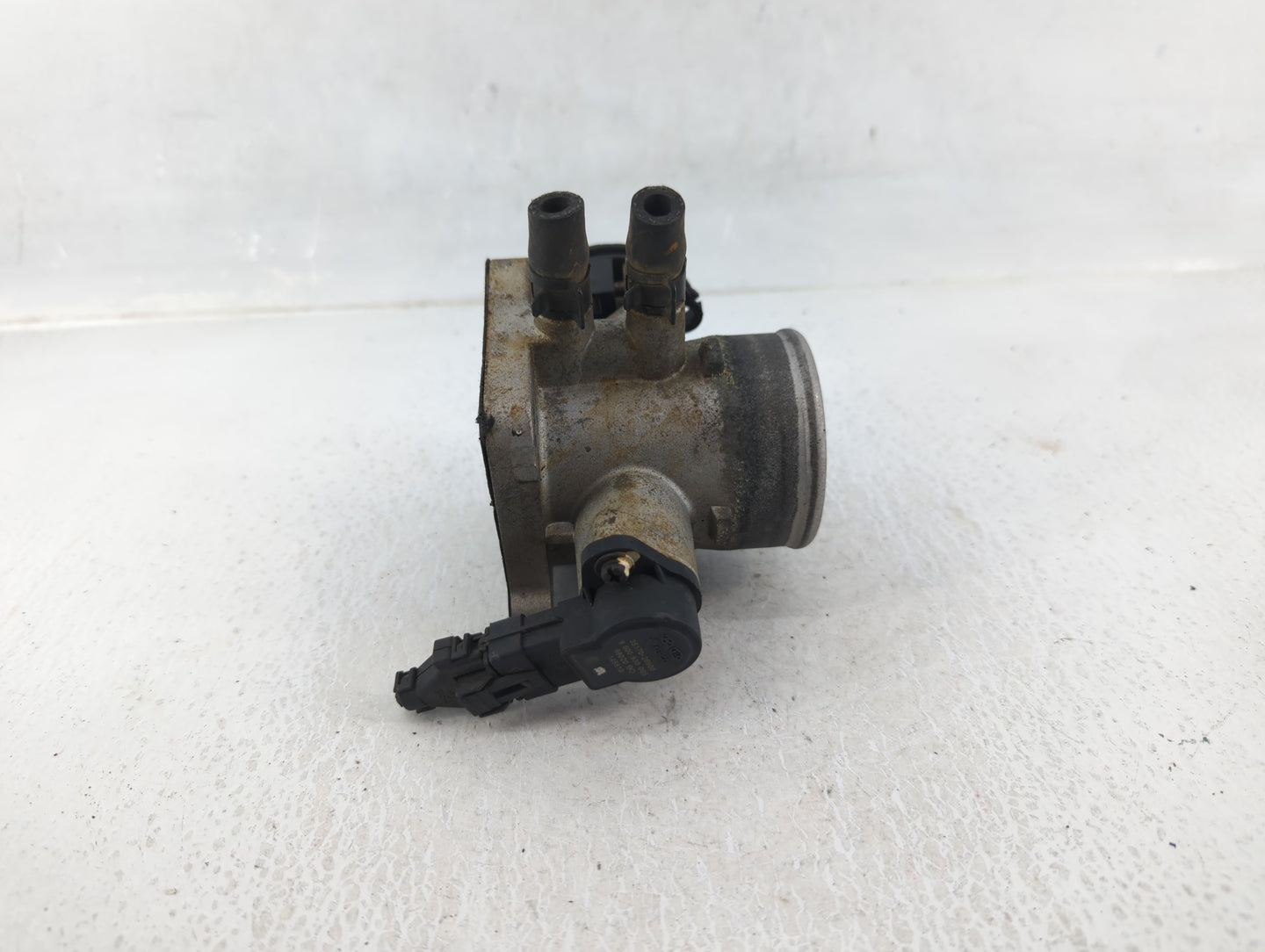 2006-2011 Hyundai Accent Throttle Body Fits Fits 2006 2007 2008 2009 2010 2011 OEM Used Auto Parts - Oemusedautoparts1.com