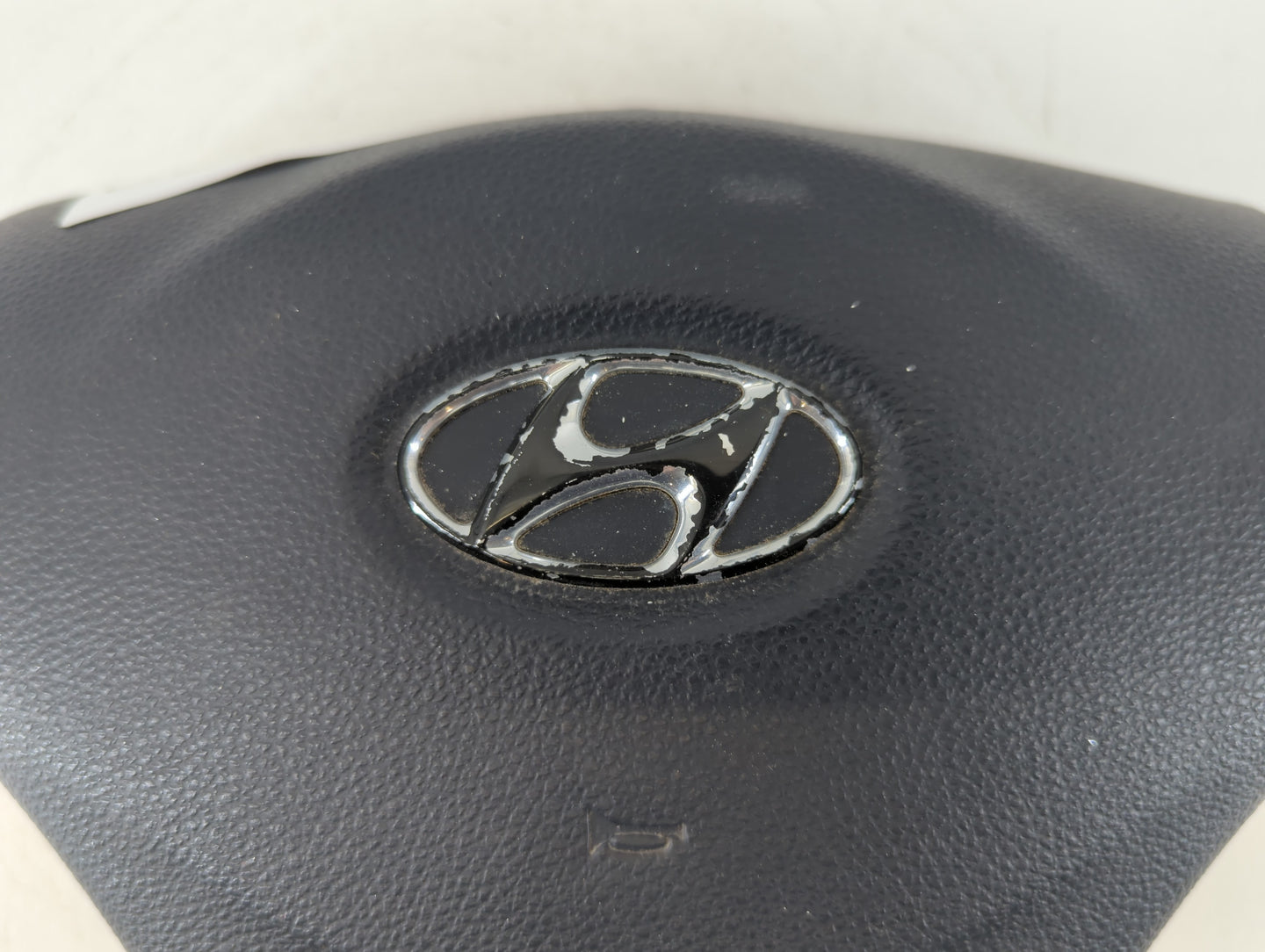 2006-2007 Hyundai Accent Air Bag Driver Left Steering Wheel Mounted P/N:56900-1E100FZ Fits Fits 2006 2007 OEM Used Auto Part