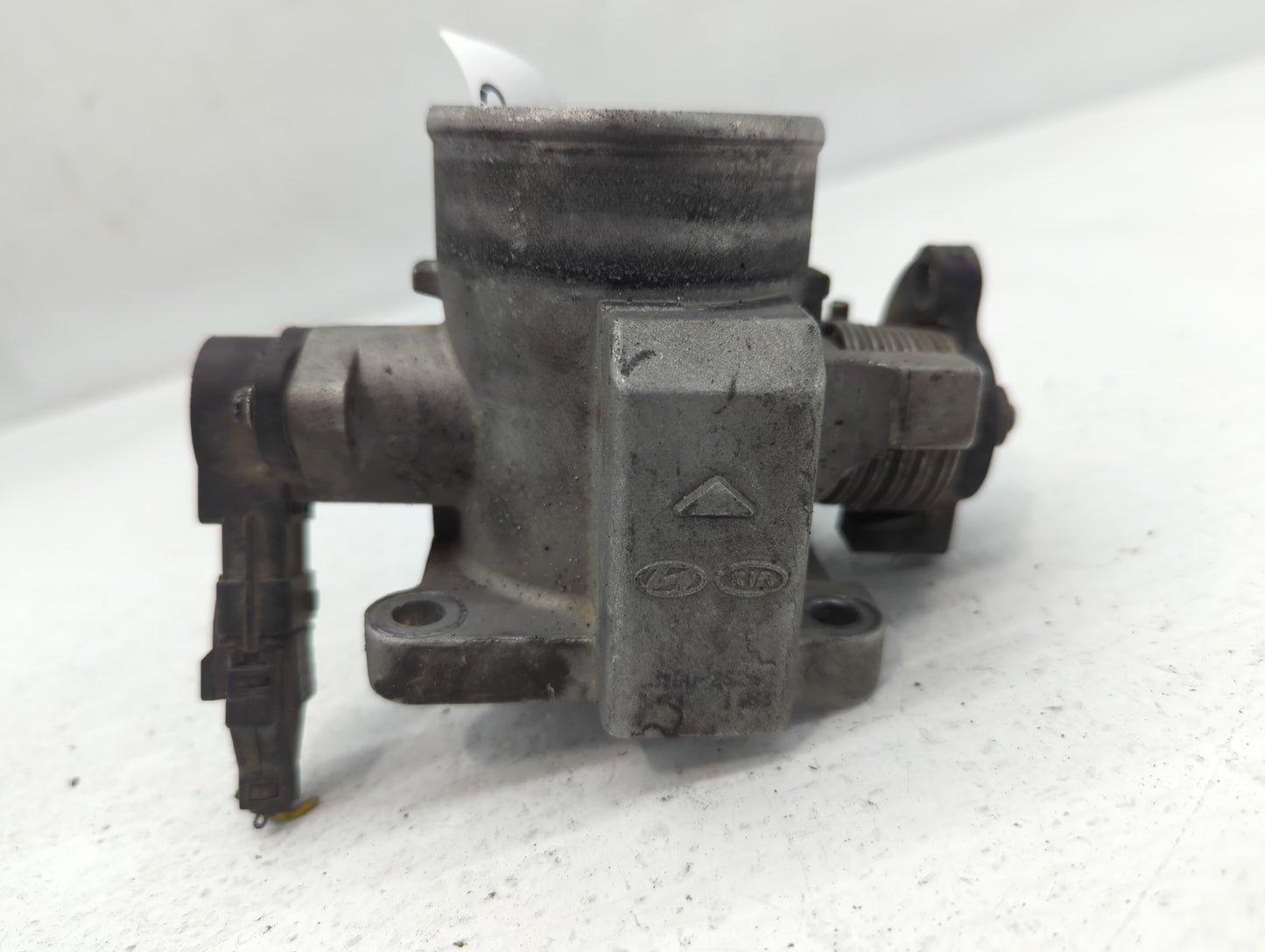 2006-2011 Hyundai Accent Throttle Body P/N:35170-26900 Fits Fits 2006 2007 2008 2009 2010 2011 OEM Used Auto Parts - Oemused