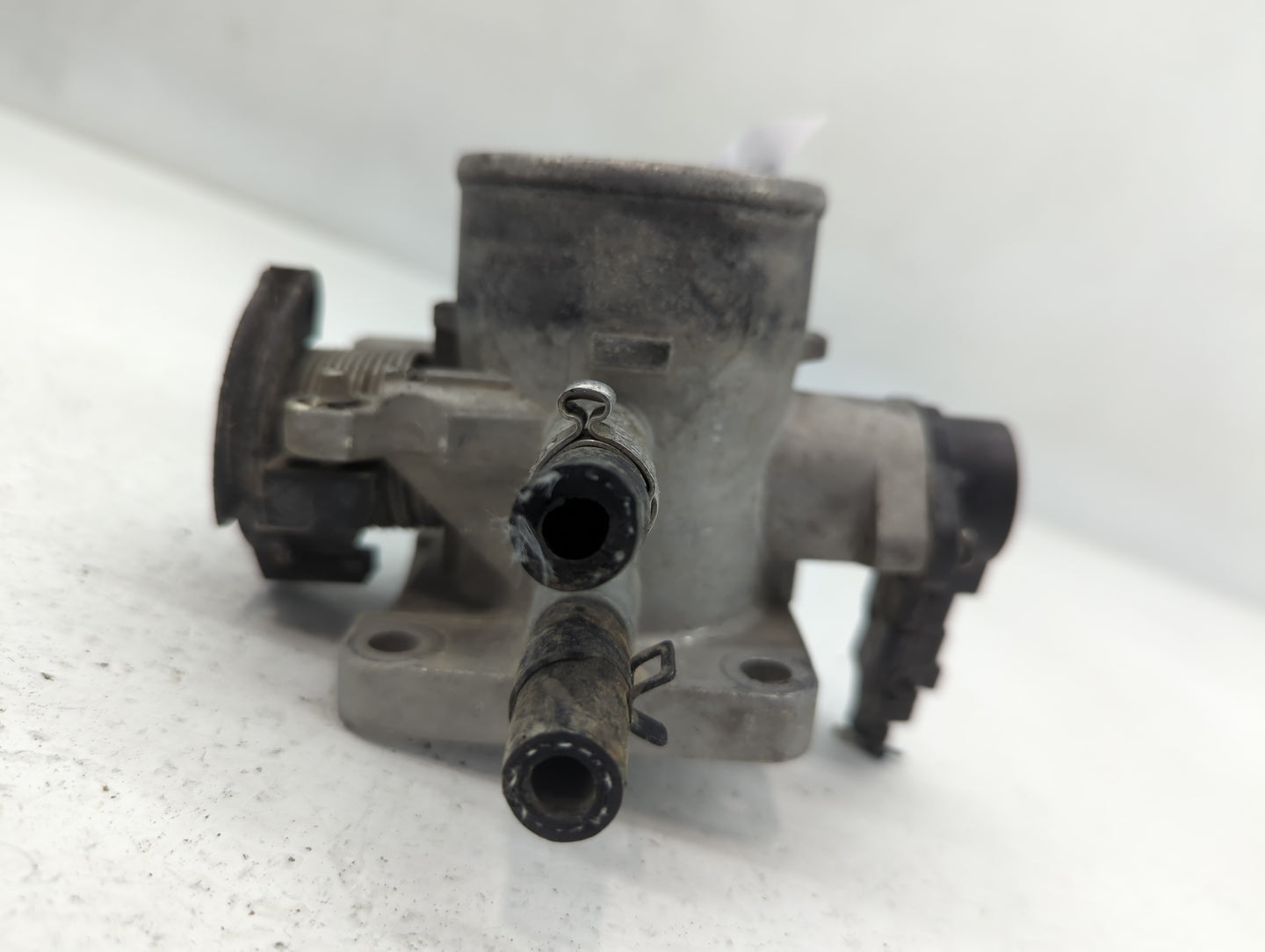 2006-2011 Hyundai Accent Throttle Body P/N:35170-26900 Fits Fits 2006 2007 2008 2009 2010 2011 OEM Used Auto Parts - Oemused