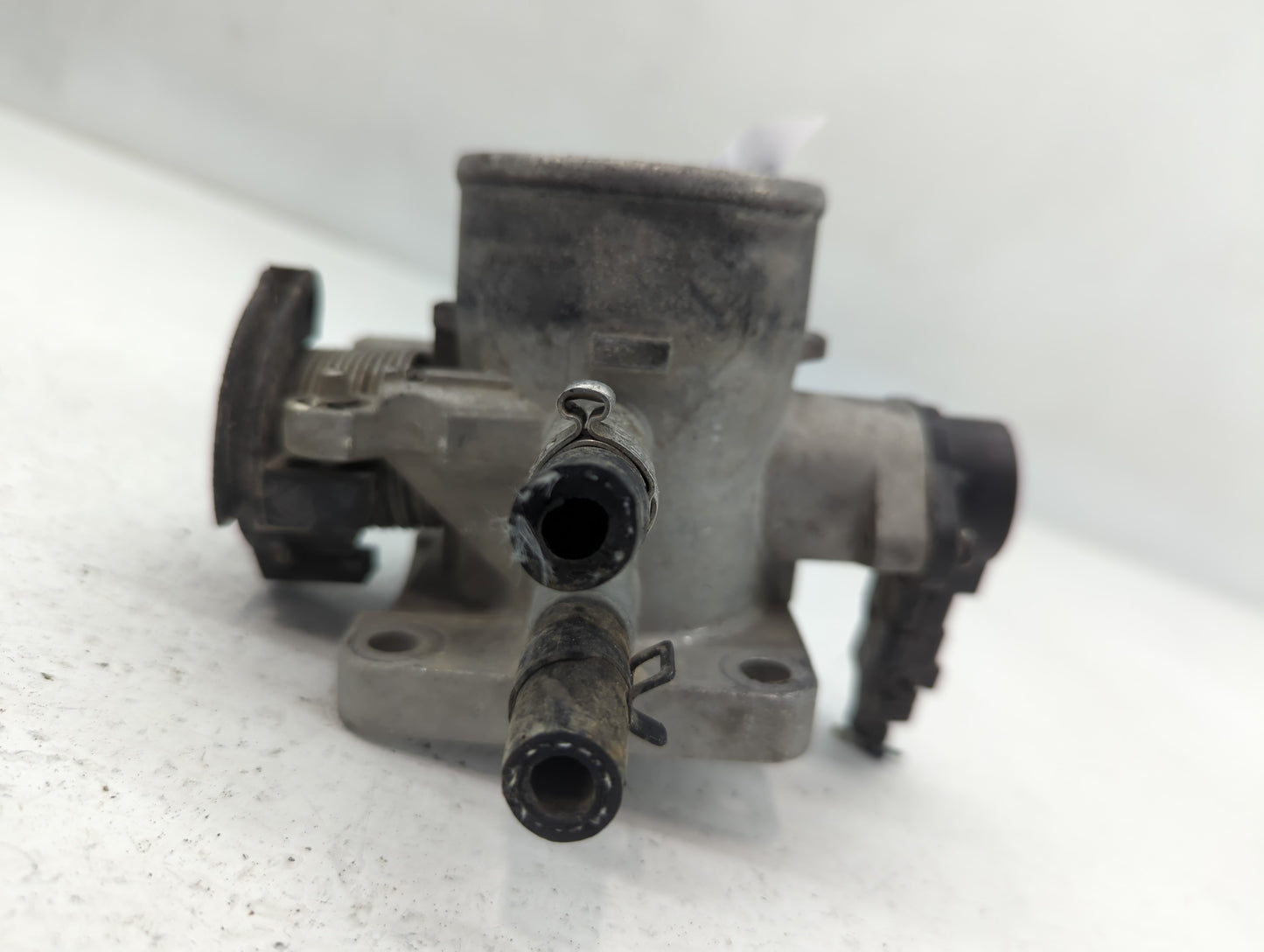 2006-2011 Hyundai Accent Throttle Body P/N:35170-26900 Fits Fits 2006 2007 2008 2009 2010 2011 OEM Used Auto Parts - Oemused