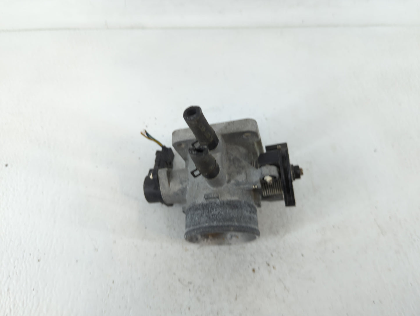 2006-2011 Hyundai Accent Throttle Body Fits Fits 2006 2007 2008 2009 2010 2011 OEM Used Auto Parts - Oemusedautoparts1.com