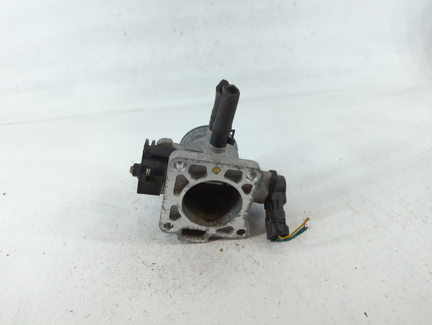2006-2011 Hyundai Accent Throttle Body Fits Fits 2006 2007 2008 2009 2010 2011 OEM Used Auto Parts - Oemusedautoparts1.com