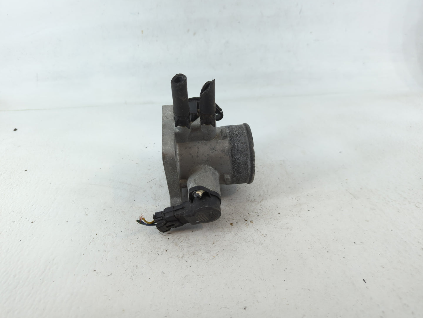 2006-2011 Hyundai Accent Throttle Body Fits Fits 2006 2007 2008 2009 2010 2011 OEM Used Auto Parts - Oemusedautoparts1.com