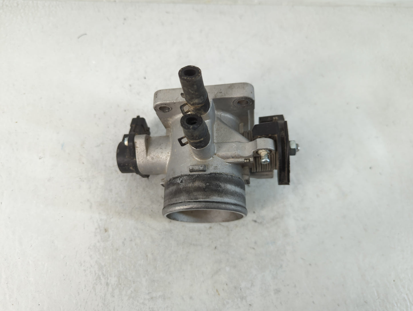 2006-2011 Hyundai Accent Throttle Body Fits Fits 2006 2007 2008 2009 2010 2011 OEM Used Auto Parts - Oemusedautoparts1.com