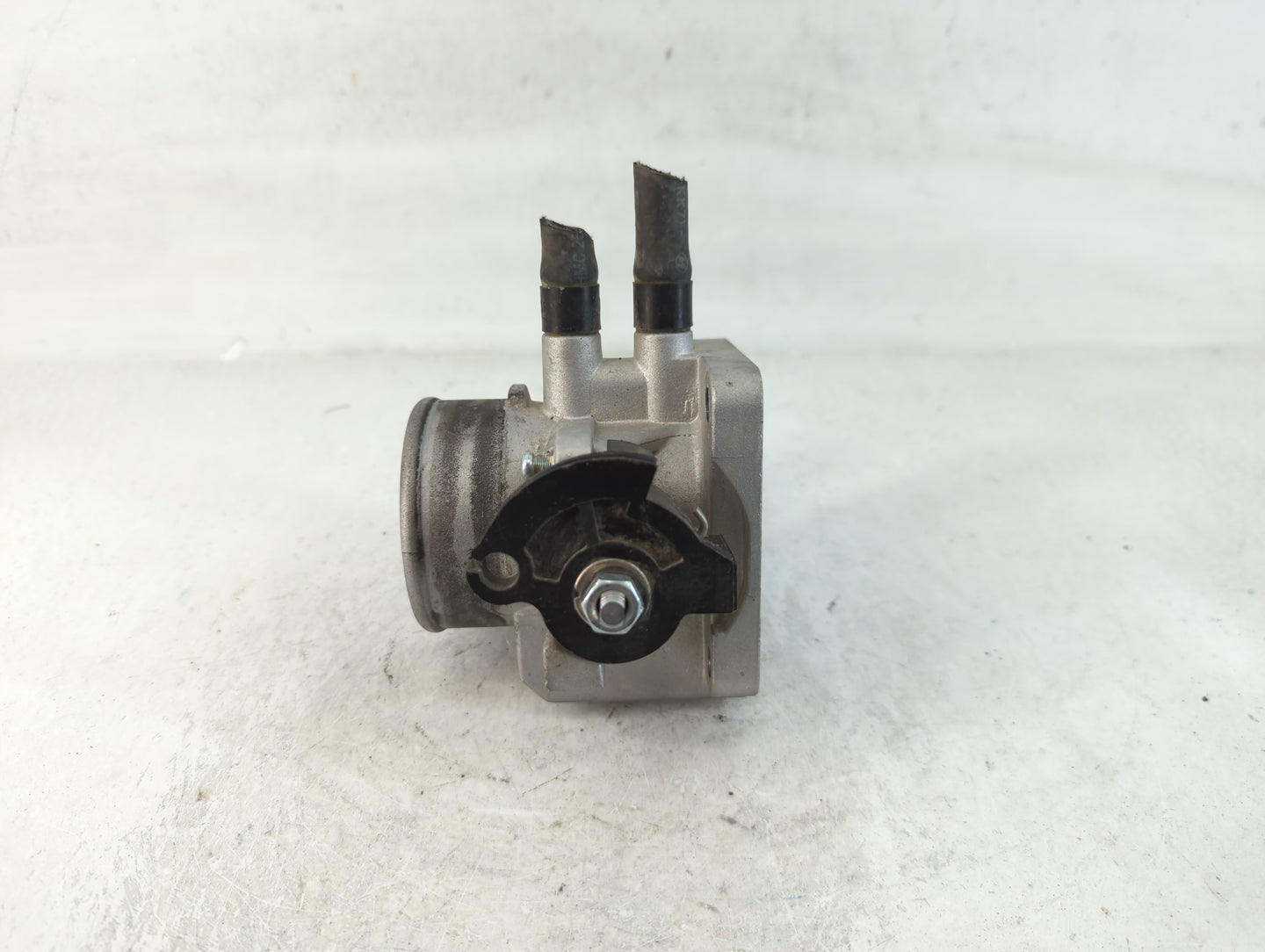 2006-2011 Hyundai Accent Throttle Body Fits Fits 2006 2007 2008 2009 2010 2011 OEM Used Auto Parts - Oemusedautoparts1.com