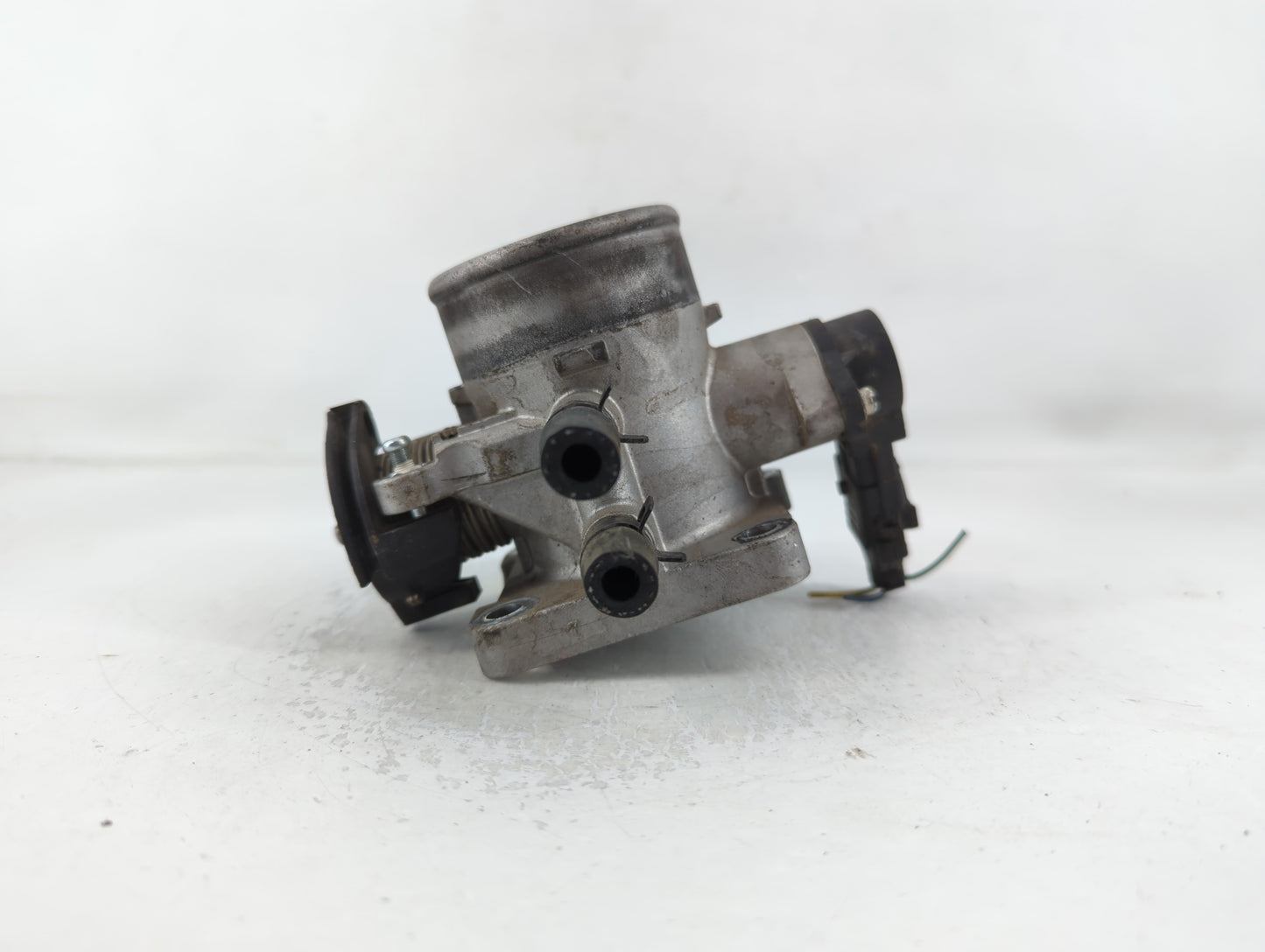 2006-2011 Hyundai Accent Throttle Body P/N:35170-26900 Fits Fits 2006 2007 2008 2009 2010 2011 OEM Used Auto Parts - Oemused