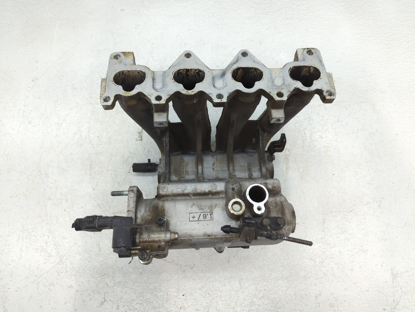 2007-2011 Hyundai Accent Air Intake Manifold P/N:051024C 05202BW Fits Fits 2006 2007 2008 2009 2010 2011 OEM Used Auto Parts