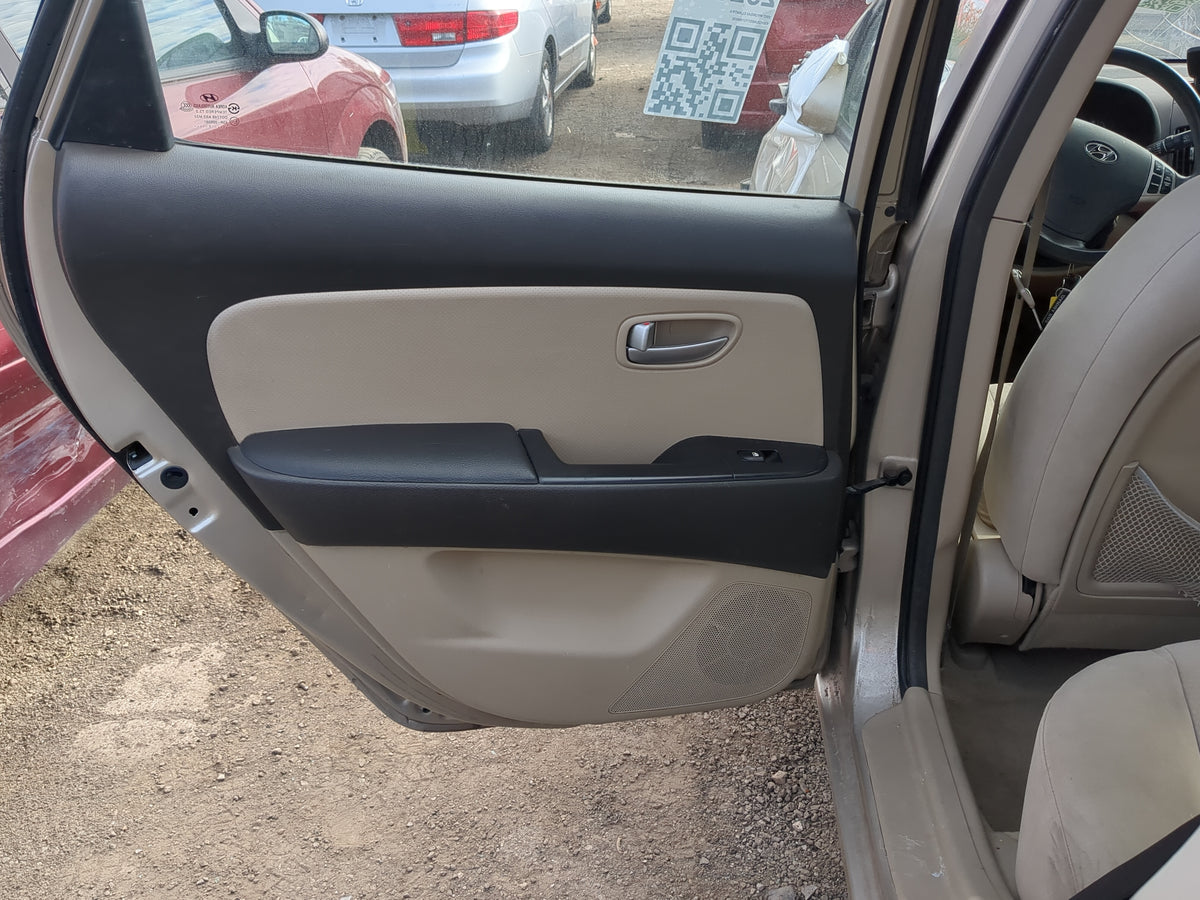 2007-2010 Hyundai Elantra Driver Rear Door Oem 1216826 - Oemusedautoparts1.com
