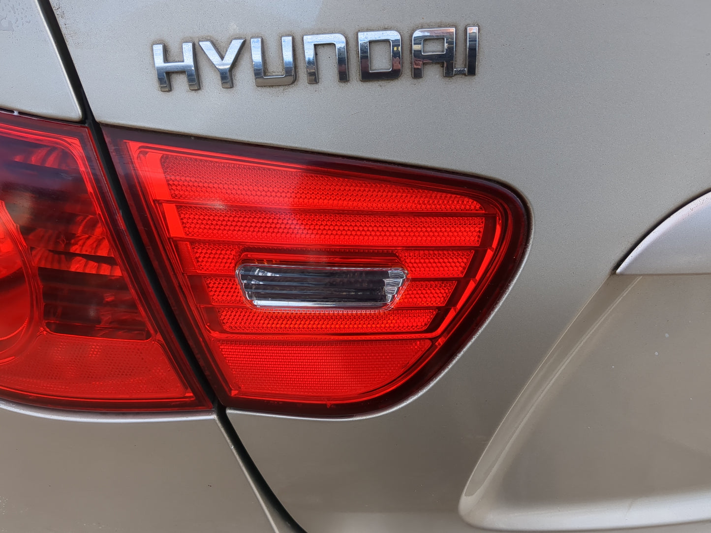 2007-2010 Hyundai Elantra Driver Left Side Deck Lid Mounted Tail Light 1216843 - Oemusedautoparts1.com