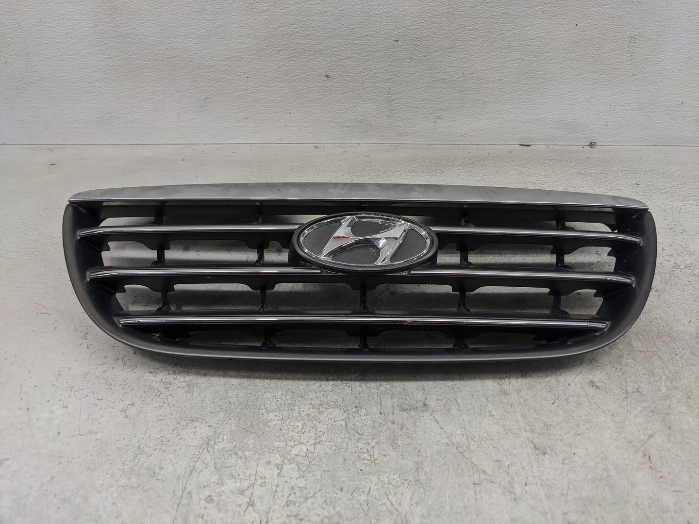 2007-2009 Hyundai Elantra Front Grille Bumper Not Included - Oemusedautoparts1.com