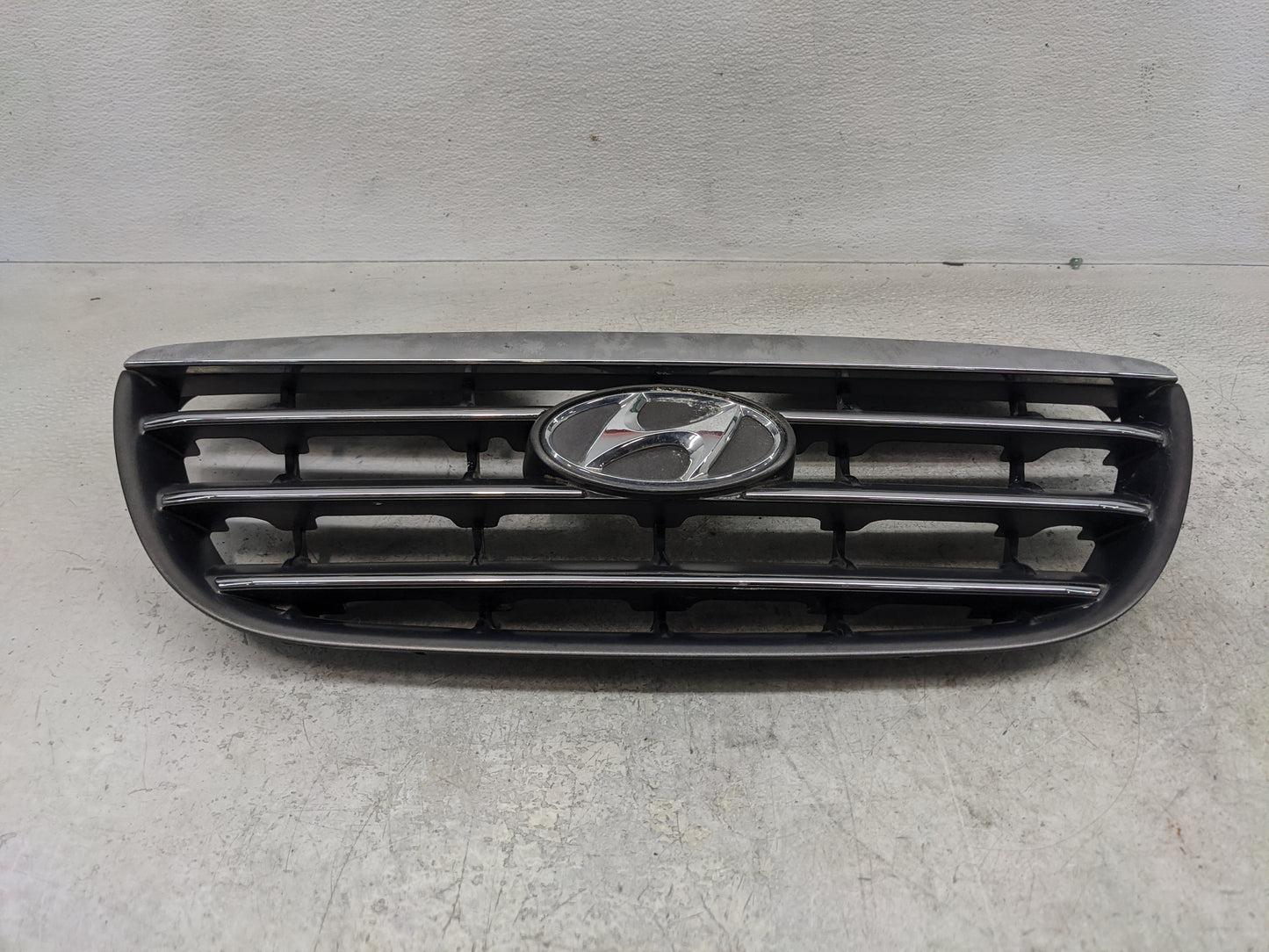 2007-2009 Hyundai Elantra Front Grille Bumper Not Included - Oemusedautoparts1.com