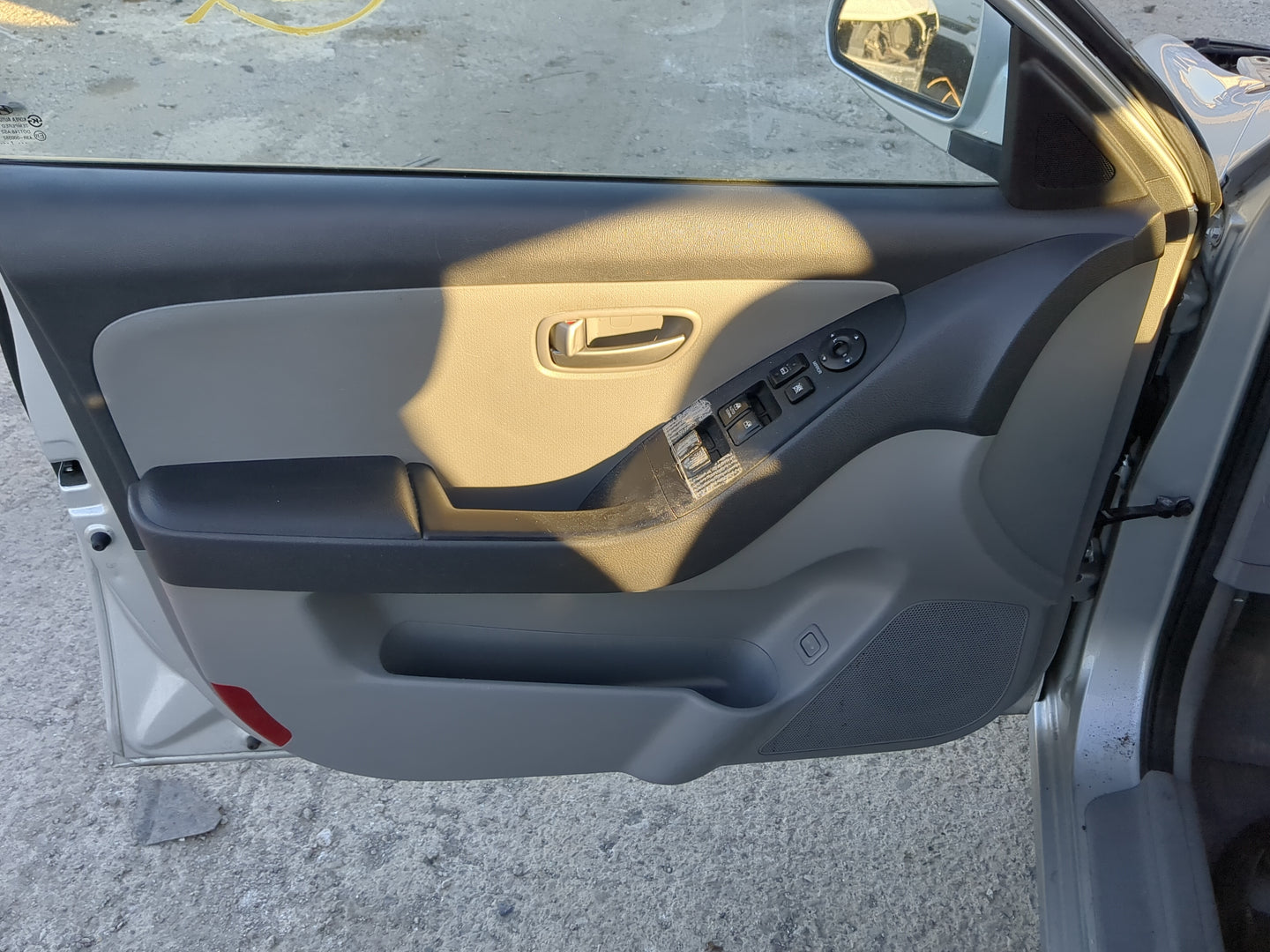 2007 Hyundai Elantra Front Left Driver Interior Door Panel Trim - Oemusedautoparts1.com