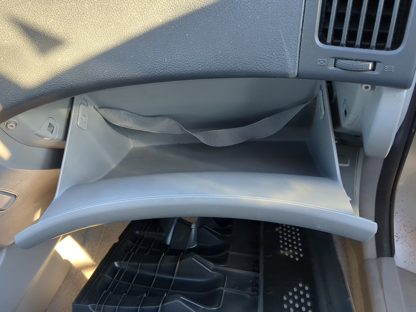 2007 Hyundai Elantra Passenger Glove Box Door Storage Compartment - Oemusedautoparts1.com