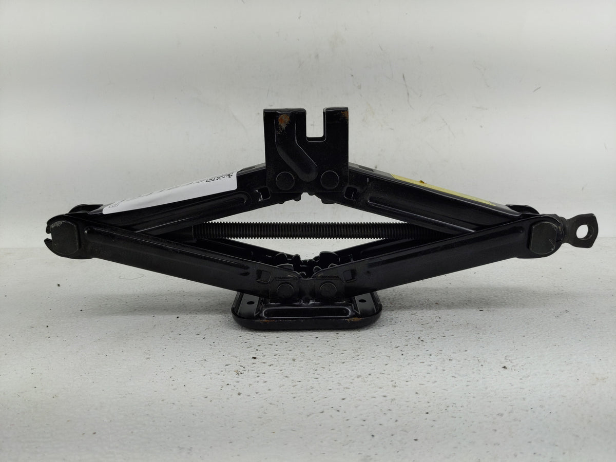 2007 Hyundai Elantra Spare Scissor Car Jack 1241645 - Oemusedautoparts1.com