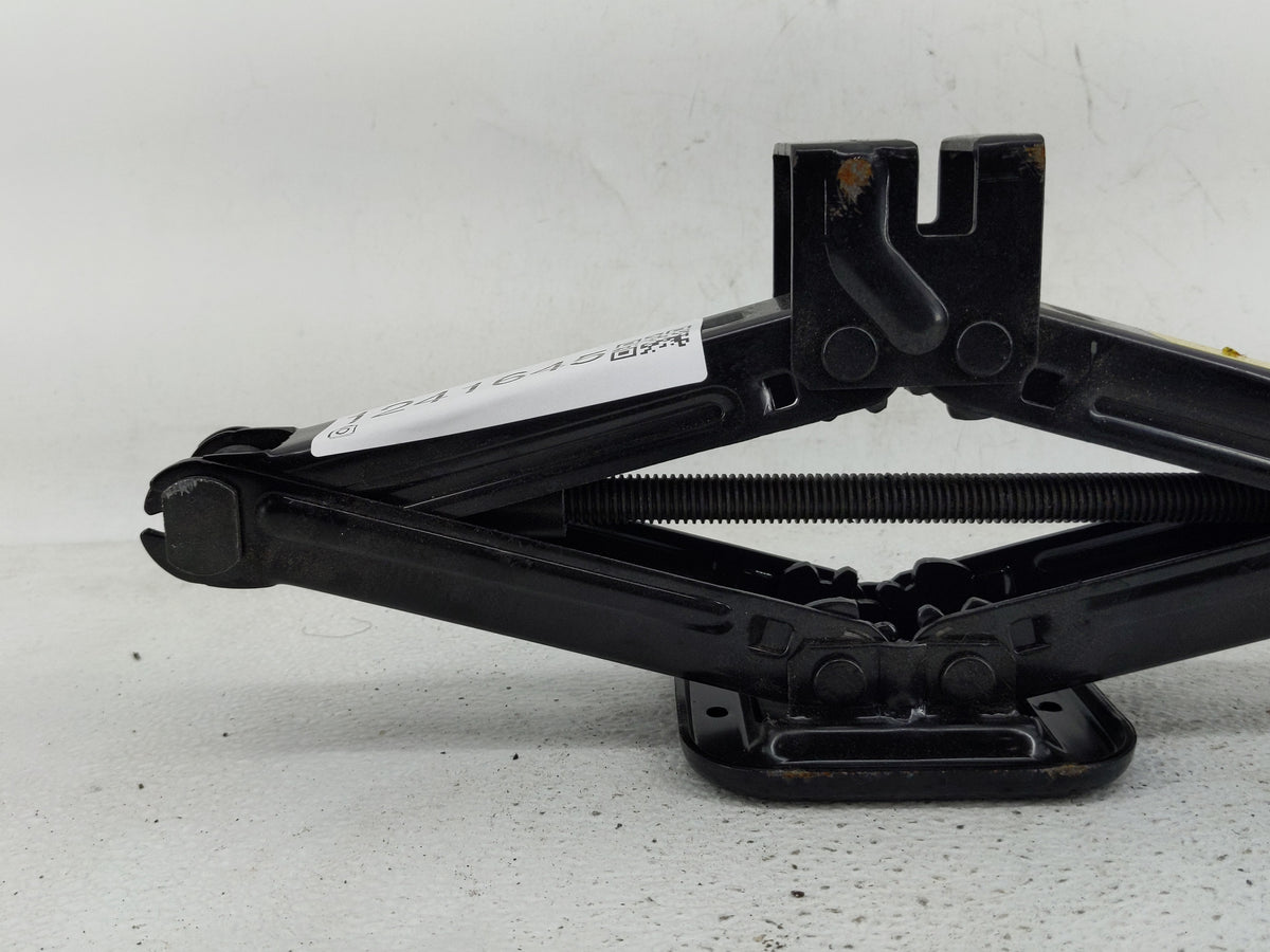 2007 Hyundai Elantra Spare Scissor Car Jack 1241645 - Oemusedautoparts1.com