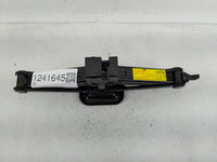 2007 Hyundai Elantra Spare Scissor Car Jack 1241645 - Oemusedautoparts1.com
