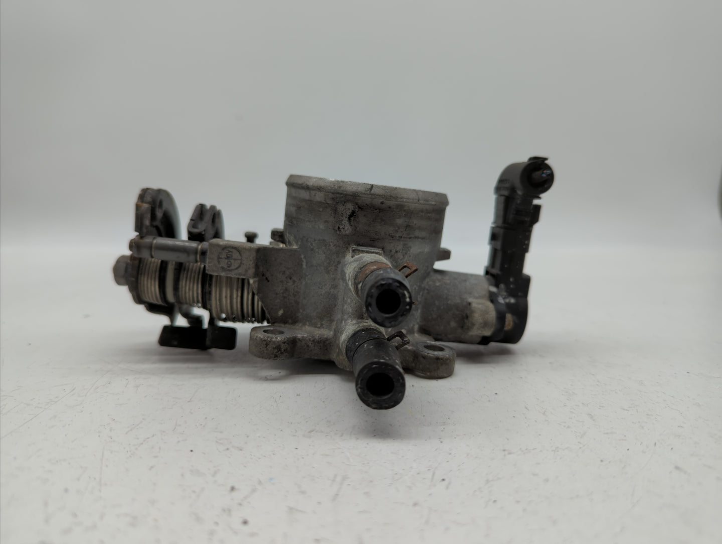 2007-2012 Hyundai Elantra Throttle Body P/N:35100-25950 35170-26910 Fits Fits 2007 2008 2009 2010 2011 2012 OEM Used Auto Pa