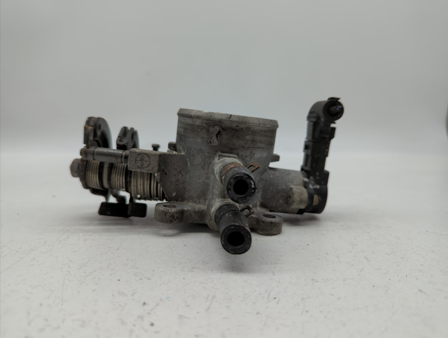 2007-2012 Hyundai Elantra Throttle Body P/N:35100-25950 35170-26910 Fits Fits 2007 2008 2009 2010 2011 2012 OEM Used Auto Pa