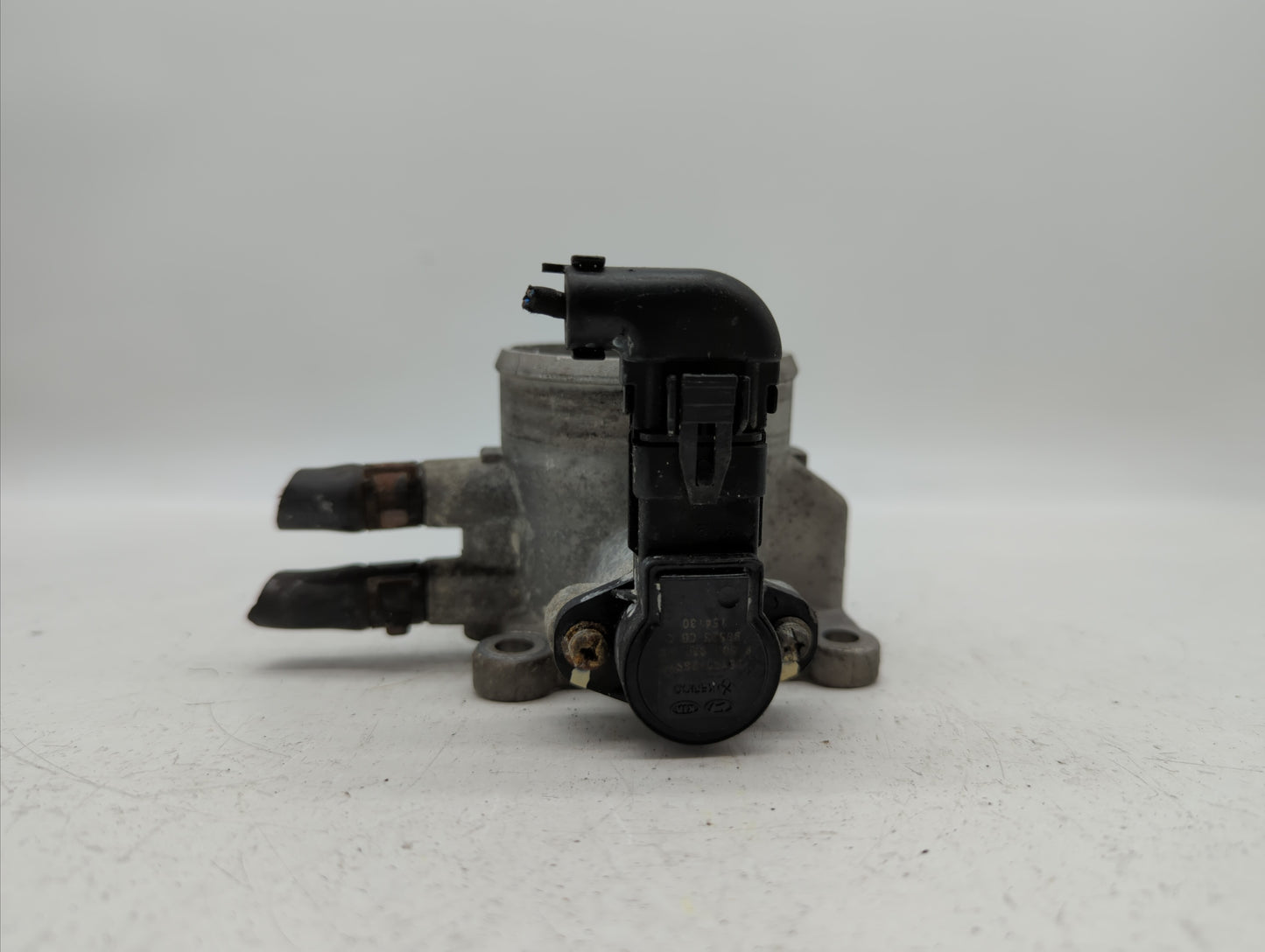 2007-2012 Hyundai Elantra Throttle Body P/N:35100-25950 35170-26910 Fits Fits 2007 2008 2009 2010 2011 2012 OEM Used Auto Pa