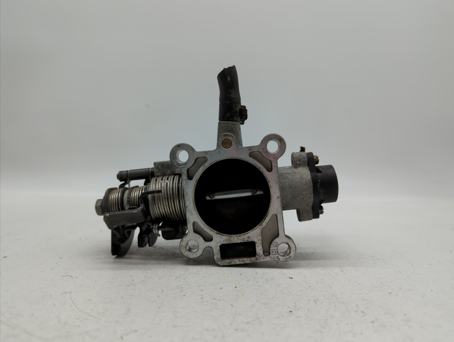 2007-2012 Hyundai Elantra Throttle Body P/N:35100-25950 35170-26910 Fits Fits 2007 2008 2009 2010 2011 2012 OEM Used Auto Pa
