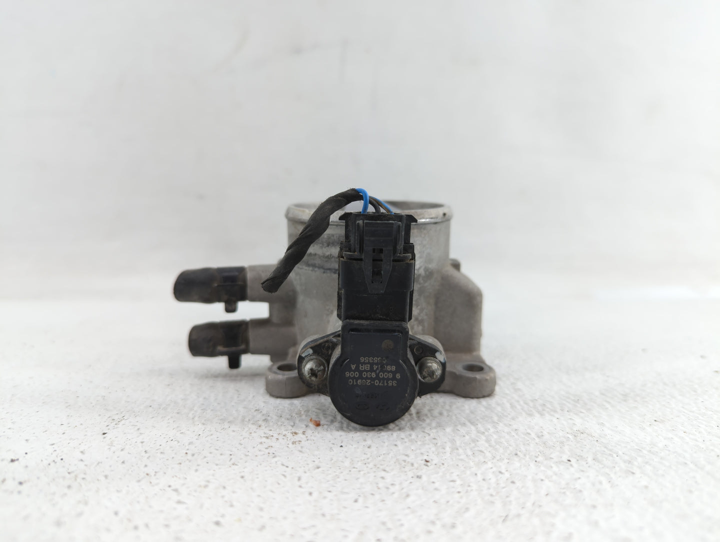 2007-2012 Hyundai Elantra Throttle Body P/N:35170-26910 Fits Fits 2007 2008 2009 2010 2011 2012 OEM Used Auto Parts - Oemuse