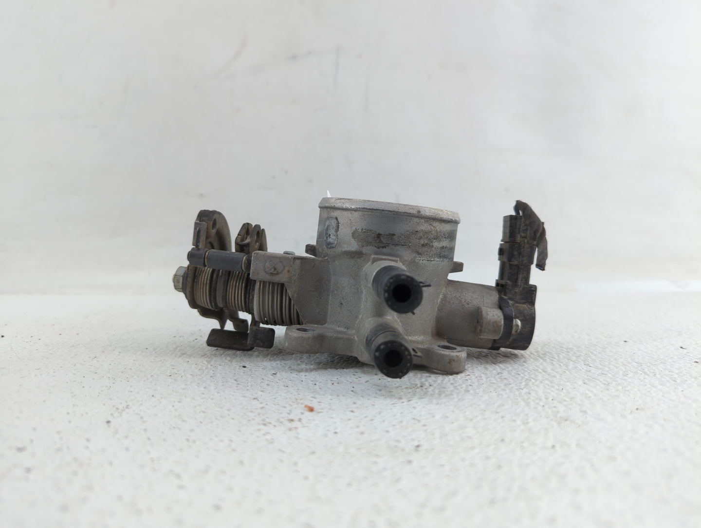 2007-2012 Hyundai Elantra Throttle Body P/N:35170-26910 Fits Fits 2007 2008 2009 2010 2011 2012 OEM Used Auto Parts - Oemuse