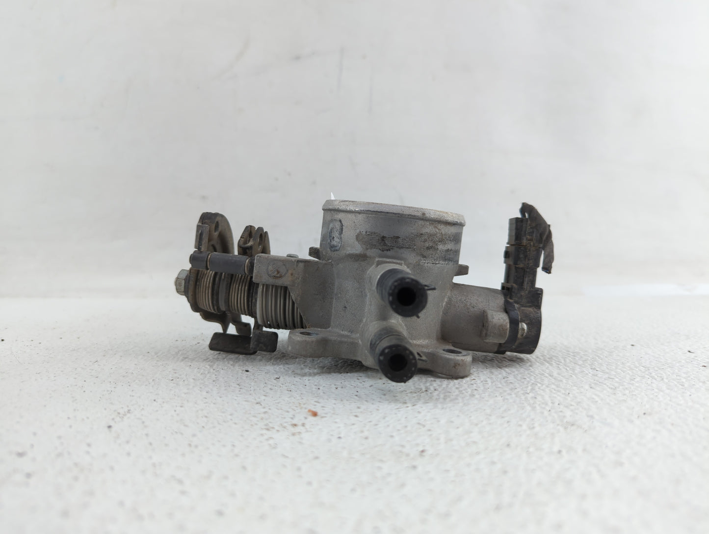 2007-2012 Hyundai Elantra Throttle Body P/N:35170-26910 Fits Fits 2007 2008 2009 2010 2011 2012 OEM Used Auto Parts - Oemuse