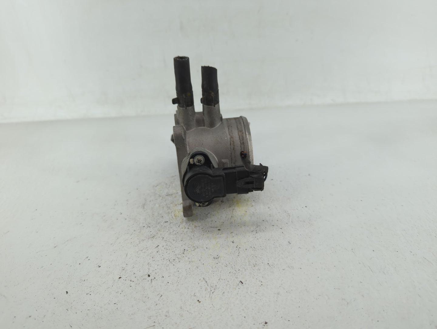 2007-2012 Hyundai Elantra Throttle Body P/N:35170-26910 55100-23950, 35100-23950 Fits Fits 2007 2008 2009 2010 2011 2012 OEM